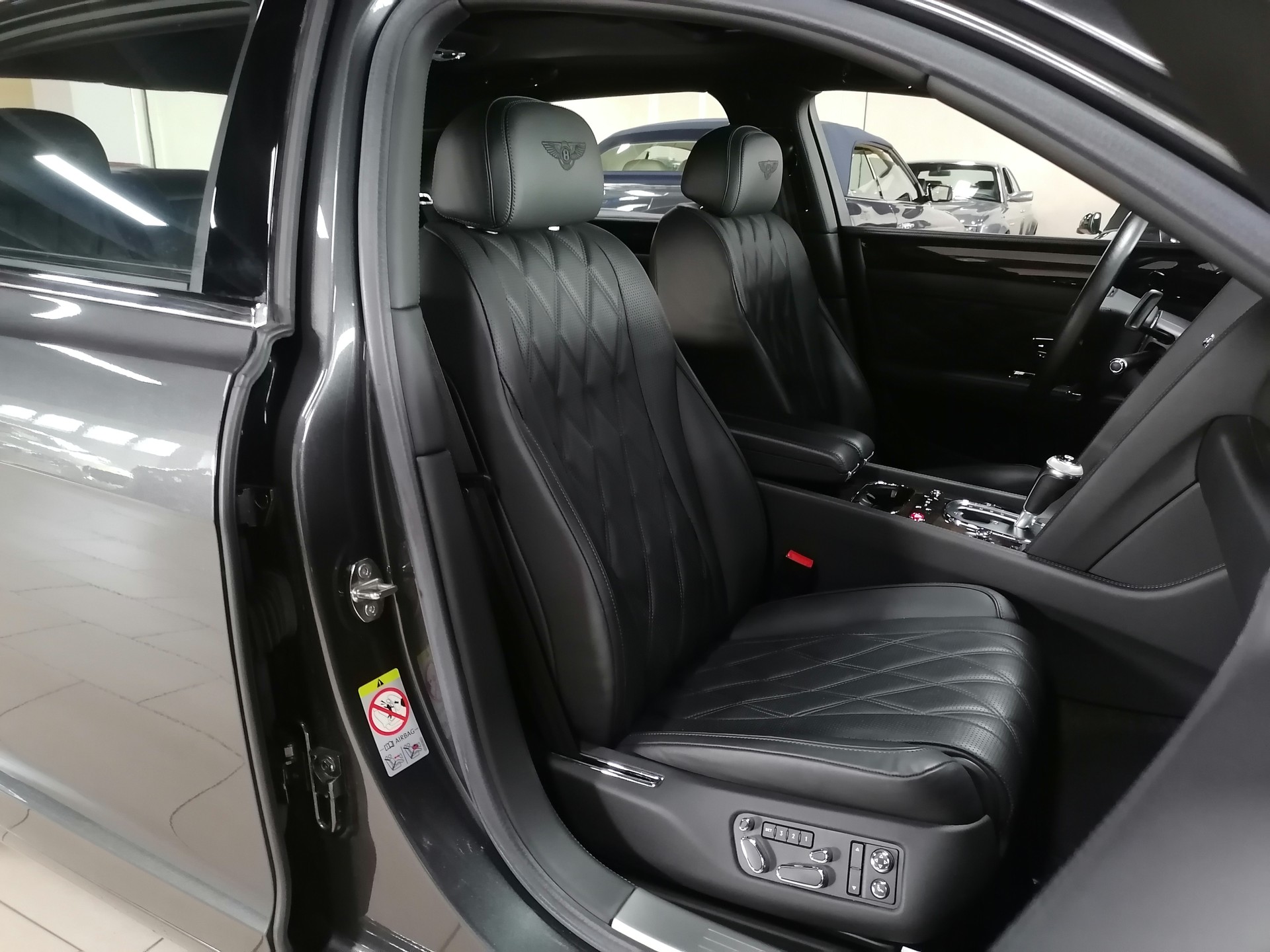 BENTLEY Flying Spur 6.0 V12 CH-Fahrzeug-image-17