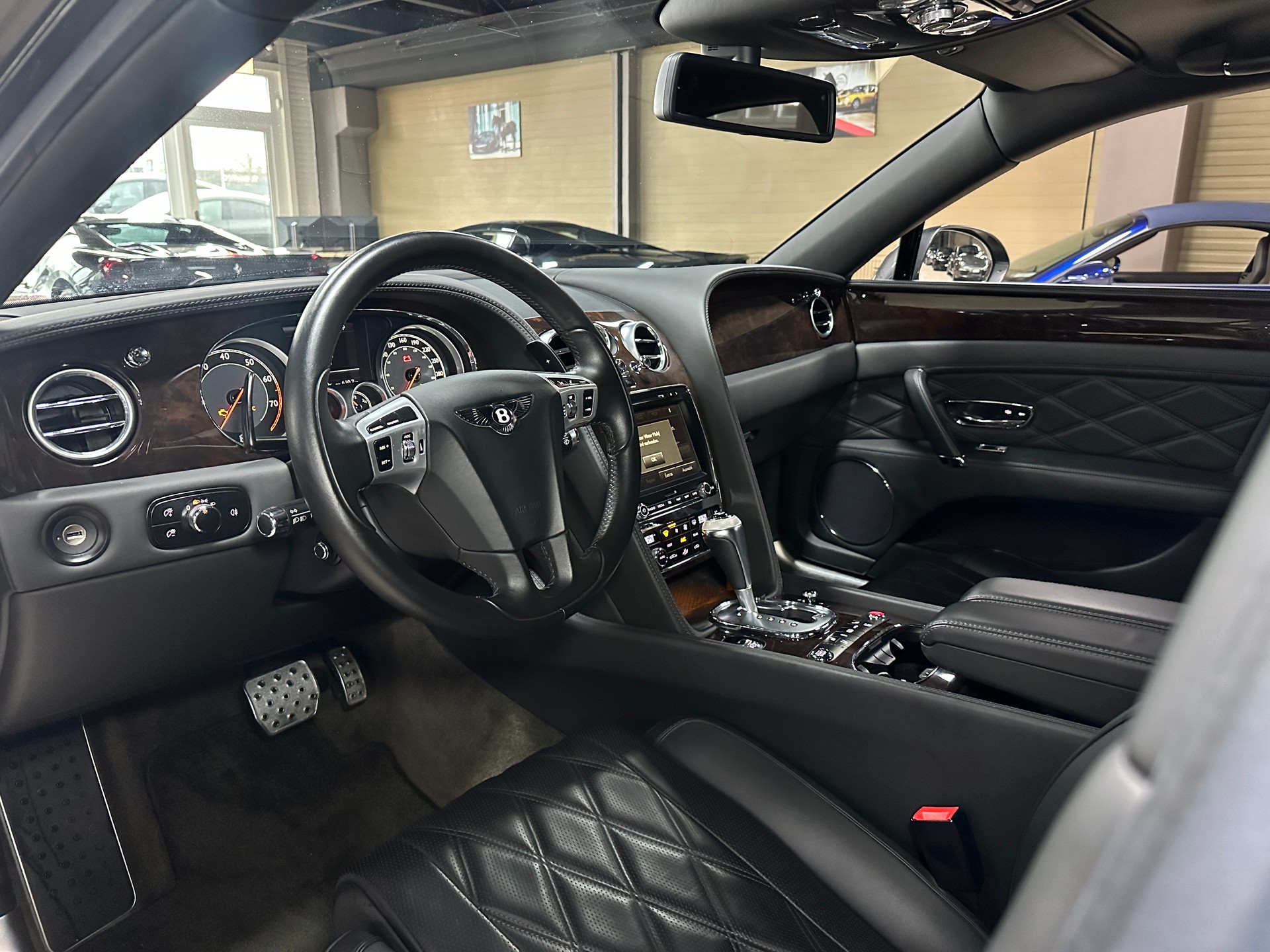 BENTLEY Flying Spur 6.0 V12 CH-Fahrzeug-image-13