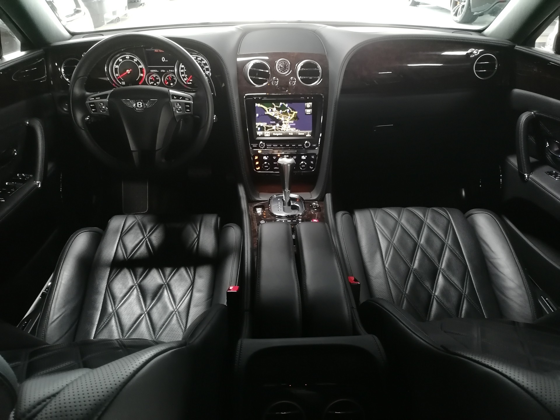 BENTLEY Flying Spur 6.0 V12 CH-Fahrzeug-image-20