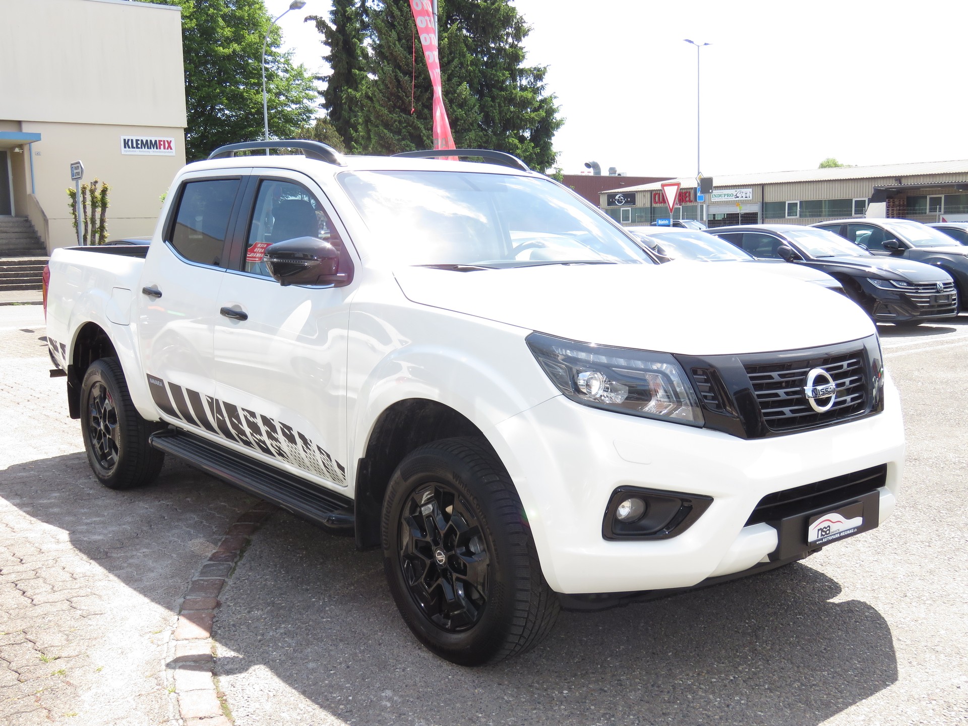 NISSAN Navara Double Cab Tekna 2.3 dCi 4WD Automat (AHK 3.5 t, NL 990 kg)-showroom-element-2