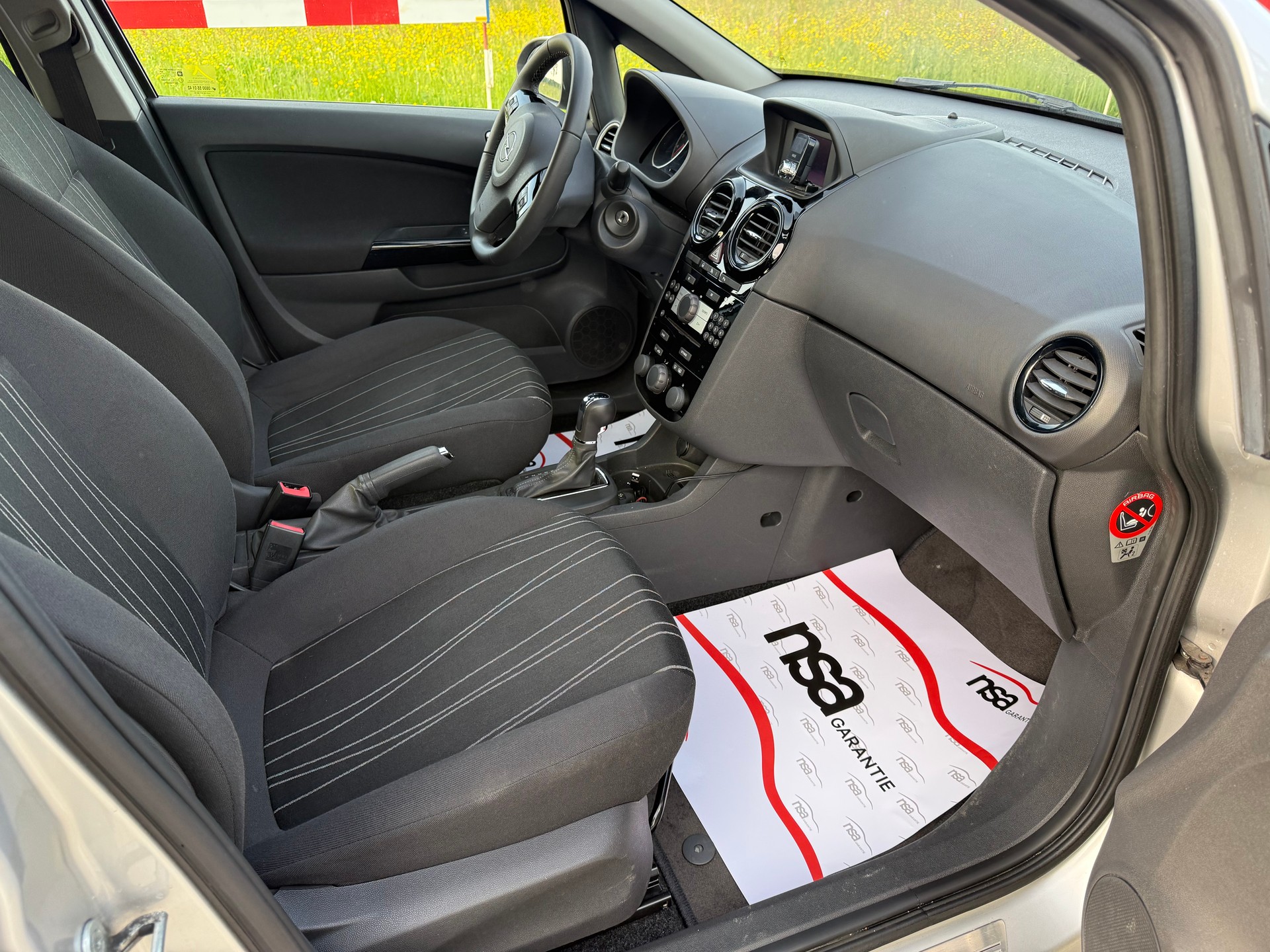 OPEL Corsa 1.4 TP Anniversary Automatic-image-8