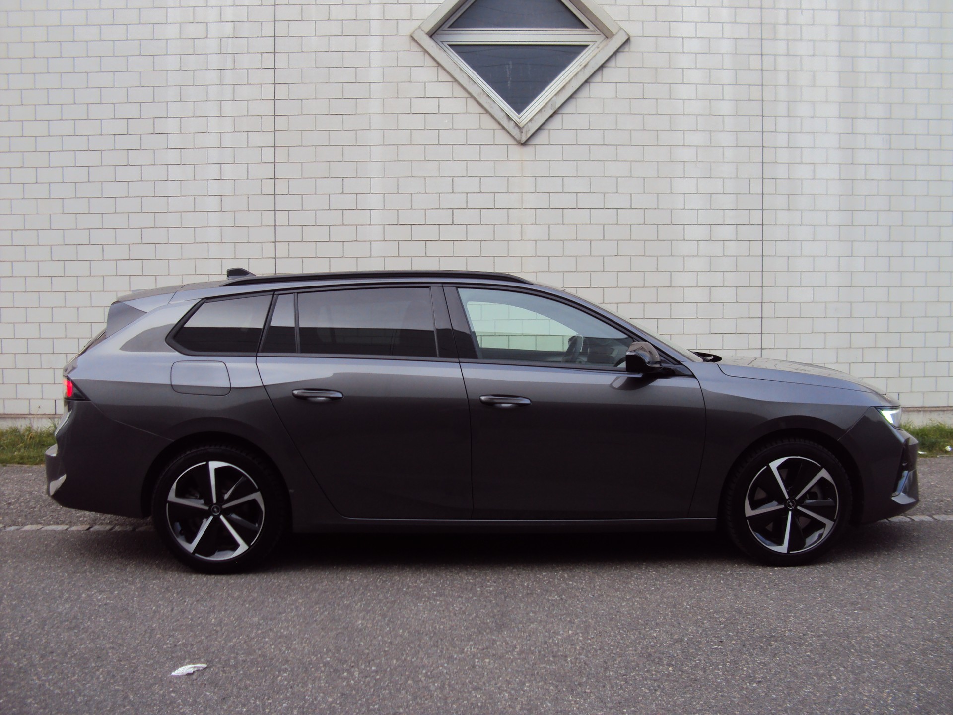OPEL Astra Sports Tourer 1.6 PHEV Turbo GS A-image-6