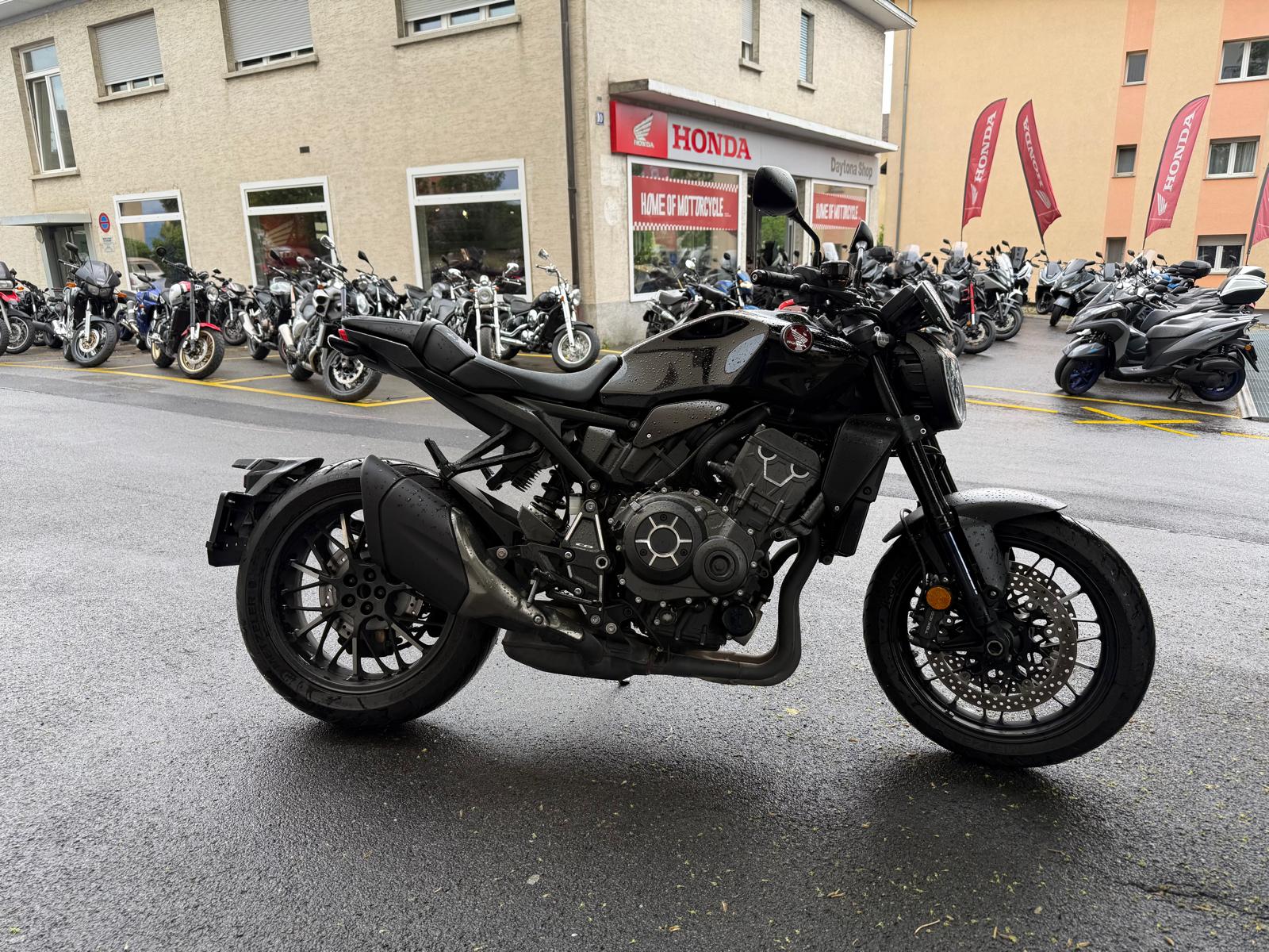 HONDA CB 1000 R Black Edition-image-3