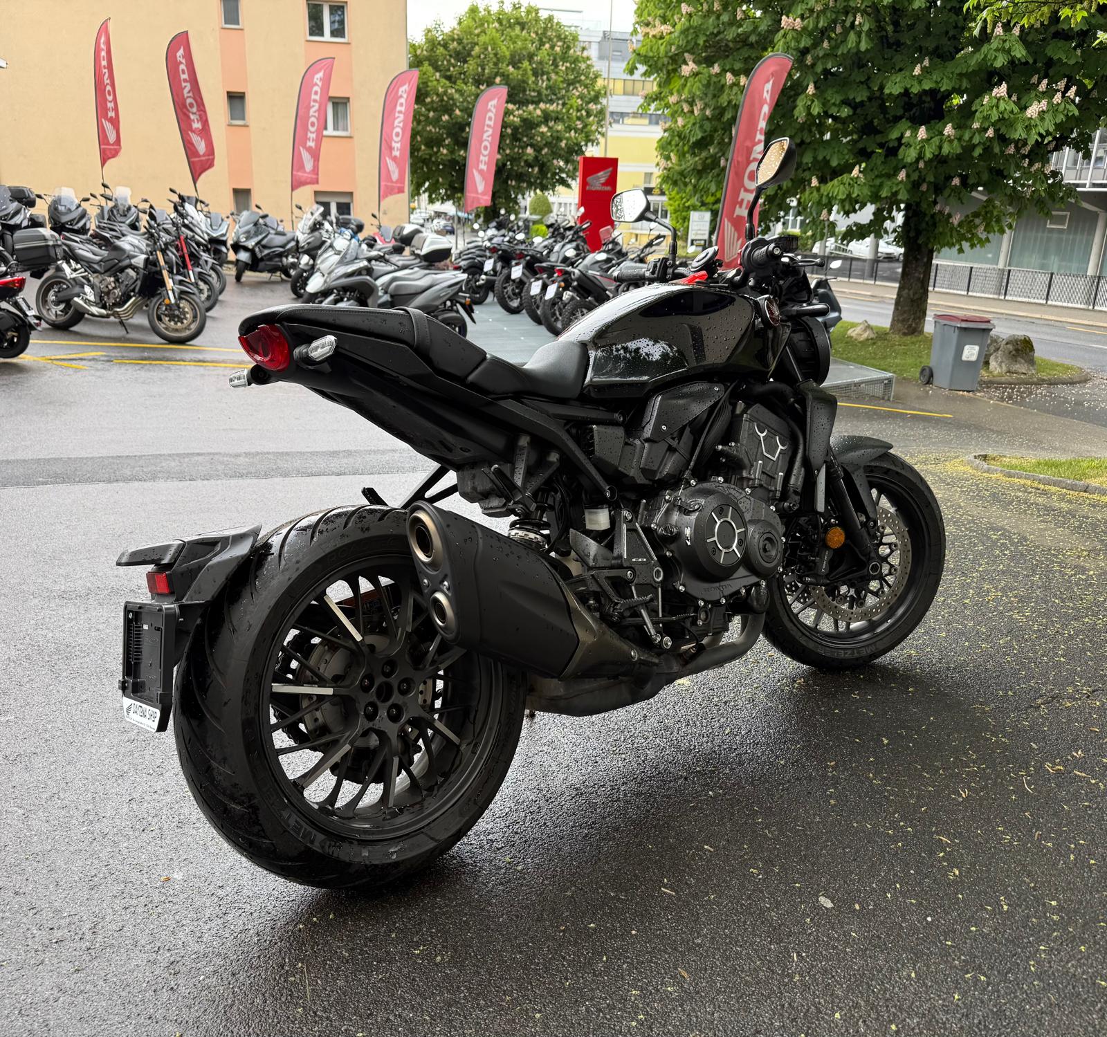 HONDA CB 1000 R Black Edition-image-5