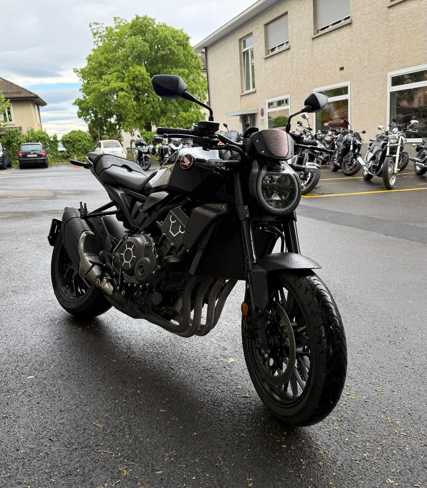 HONDA CB 1000 R Black Edition-image-1
