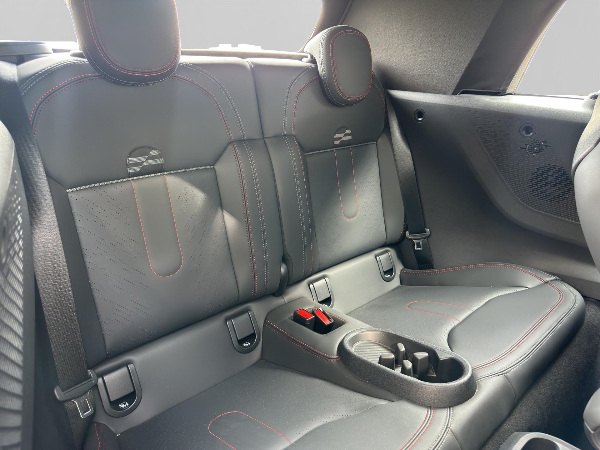 MINI JCW Cabrio-image-18