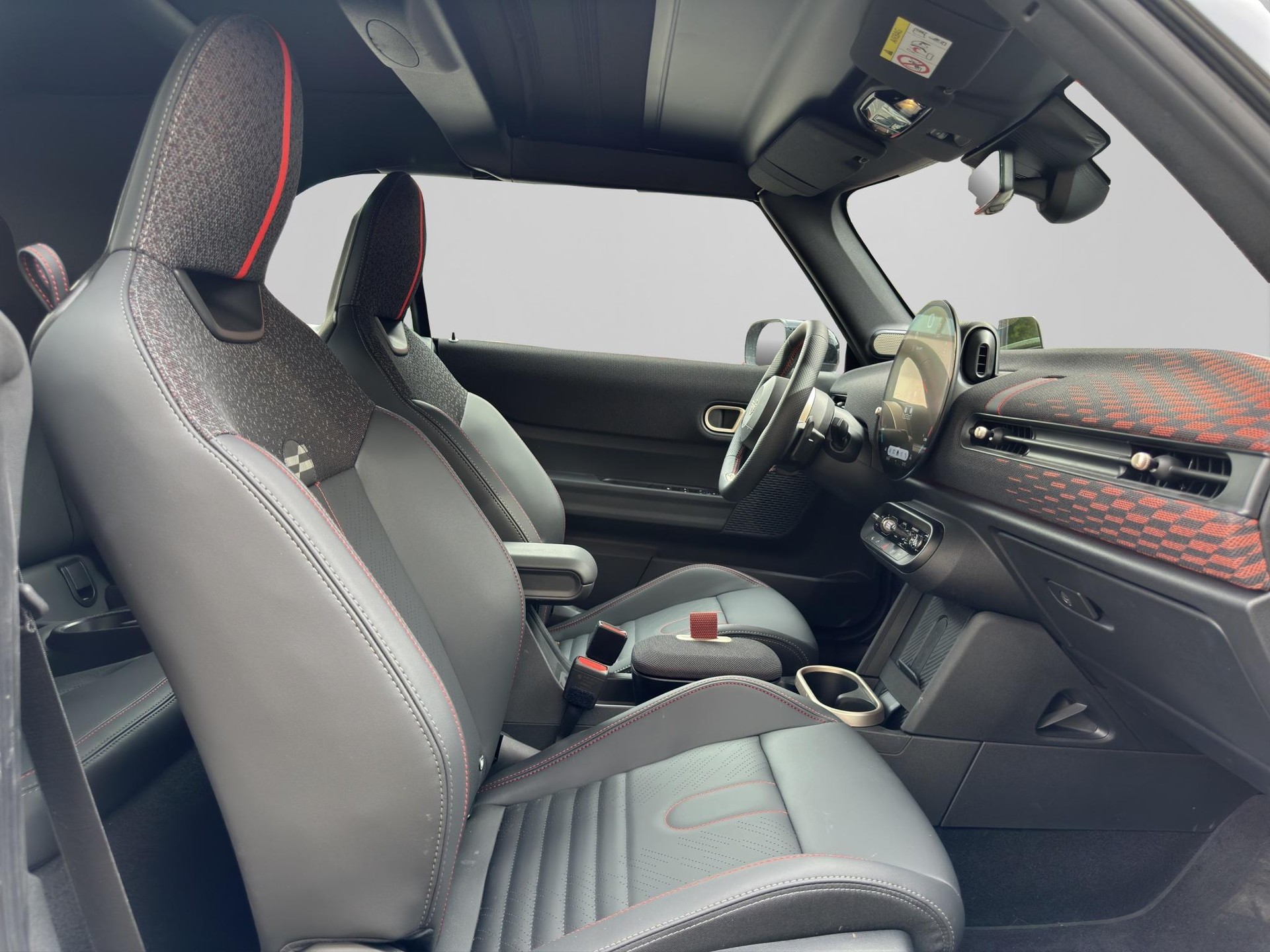 MINI JCW Cabrio-image-16