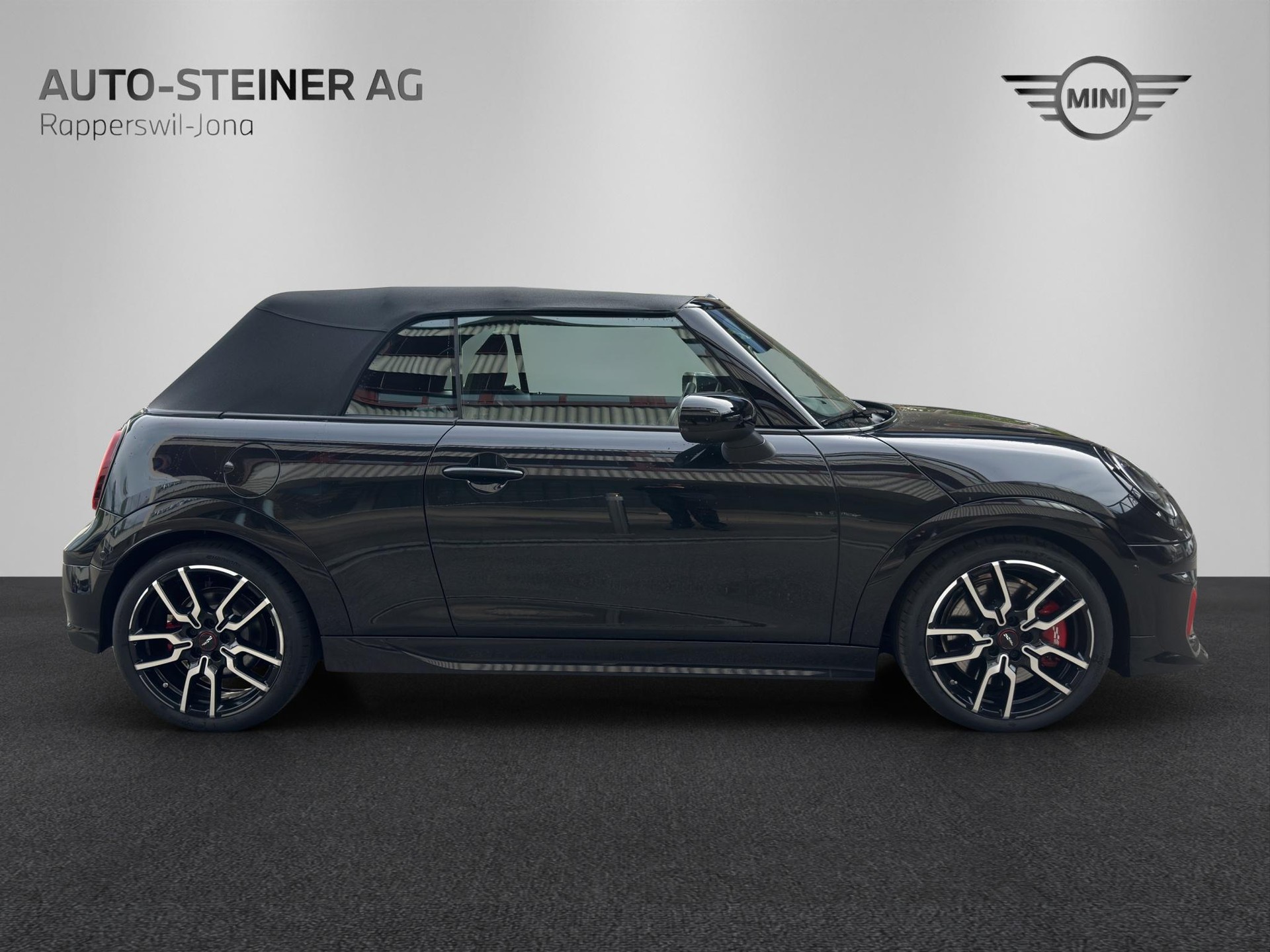 MINI JCW Cabrio-image-5