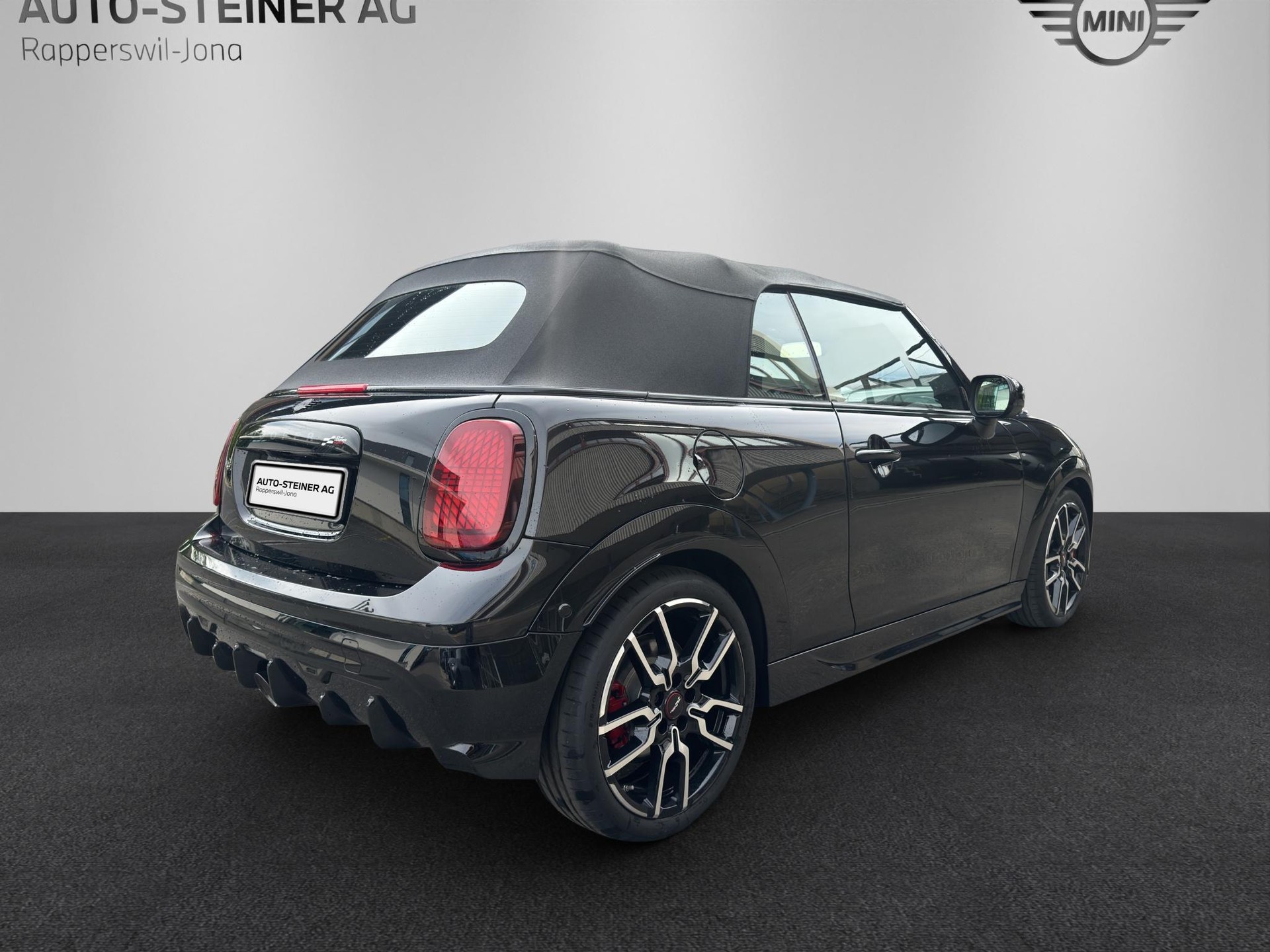 MINI JCW Cabrio-image-4