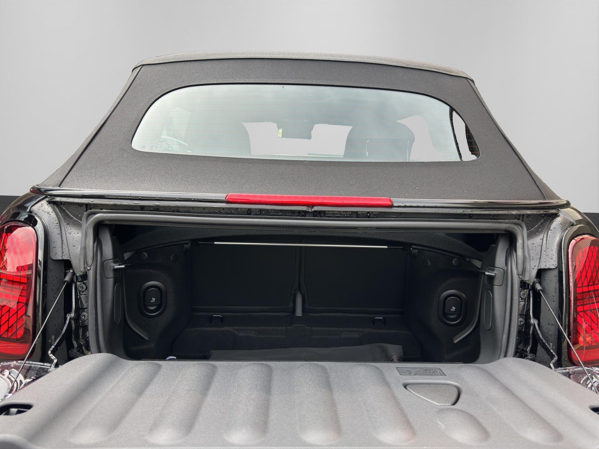 MINI JCW Cabrio-image-19