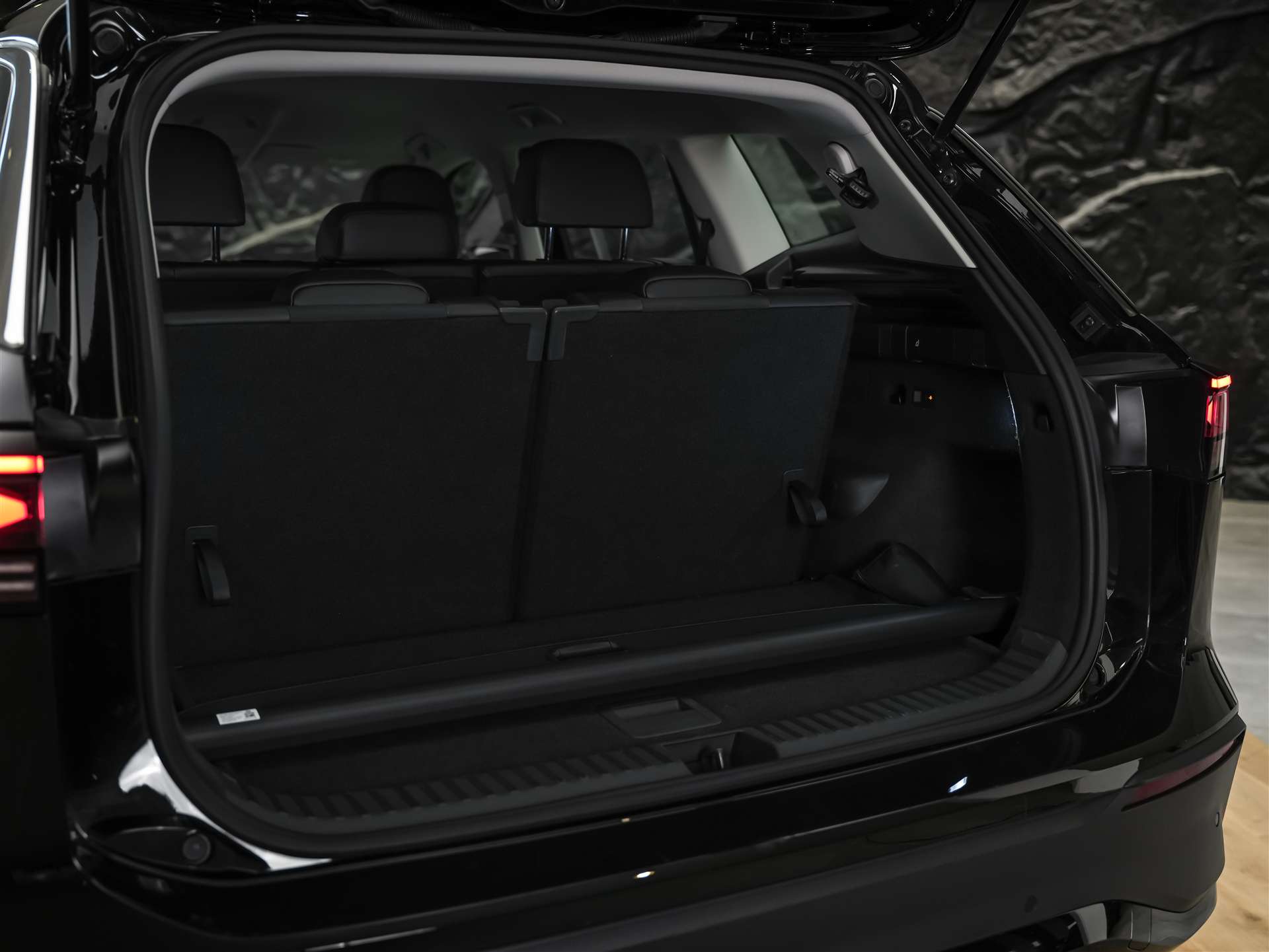 VW Tayron 2.0 TDI SCR Elegance DSG 4motion *7 Sitze*360° Kamera*AHK*Assistenzpaket*-image-37