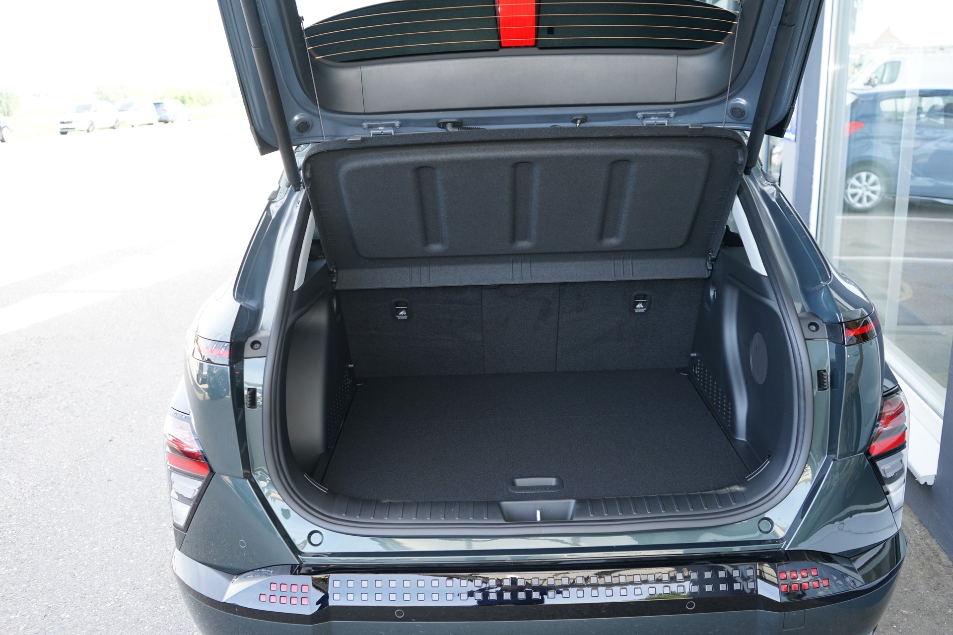 HYUNDAI Kona EV 65.4 kWh Vertex-image-7