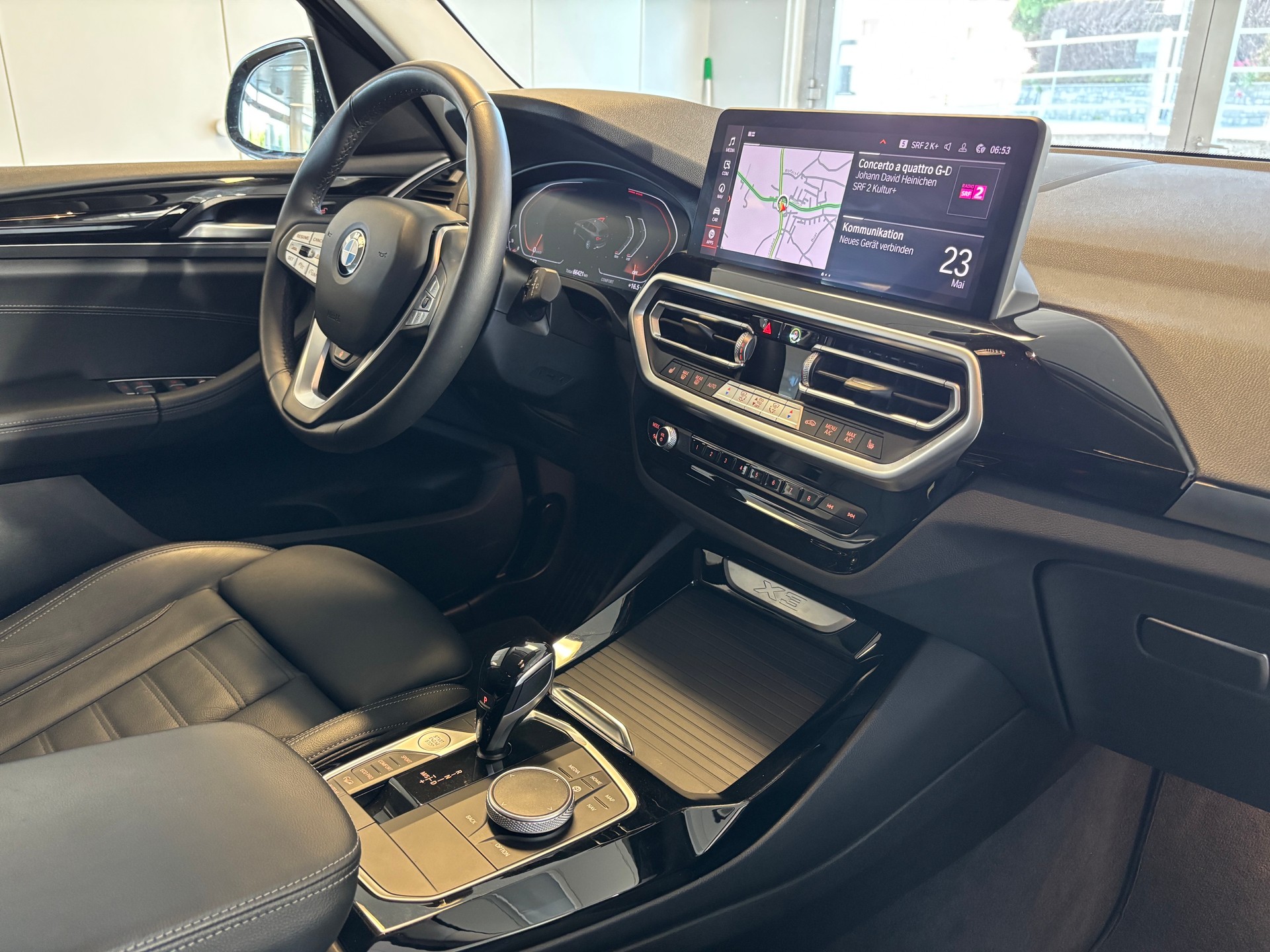BMW X3 xDrive 20i-image-8