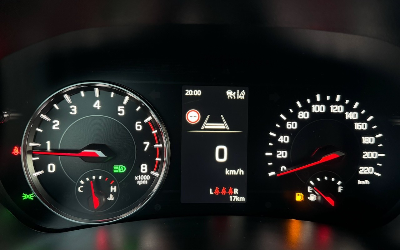 SUZUKI NEW SWIFT 1.2 COMPACT+ HYBRID 4X4-image-11