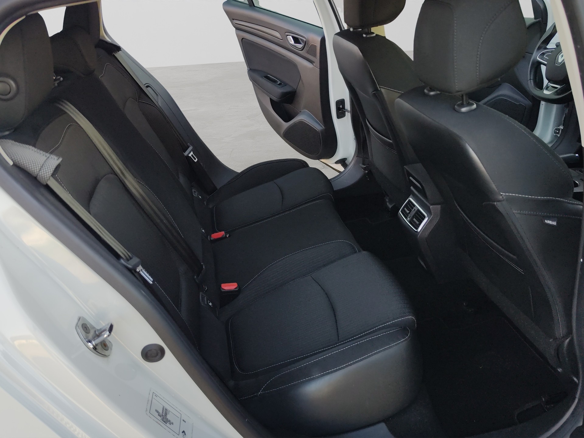 RENAULT Mégane Grandtour 1.5 dCi GT Line EDC-image-15