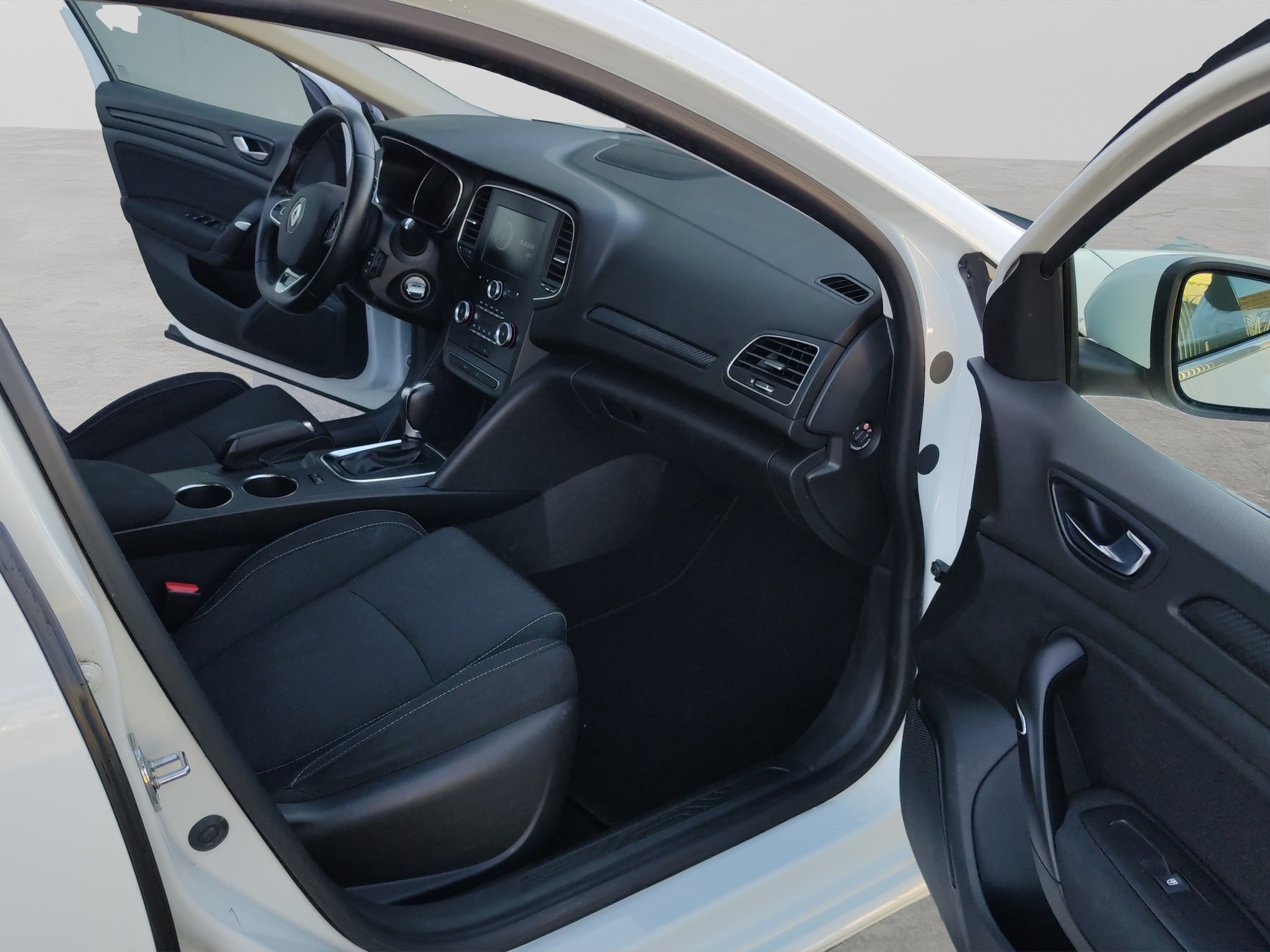 RENAULT Mégane Grandtour 1.5 dCi GT Line EDC-image-16