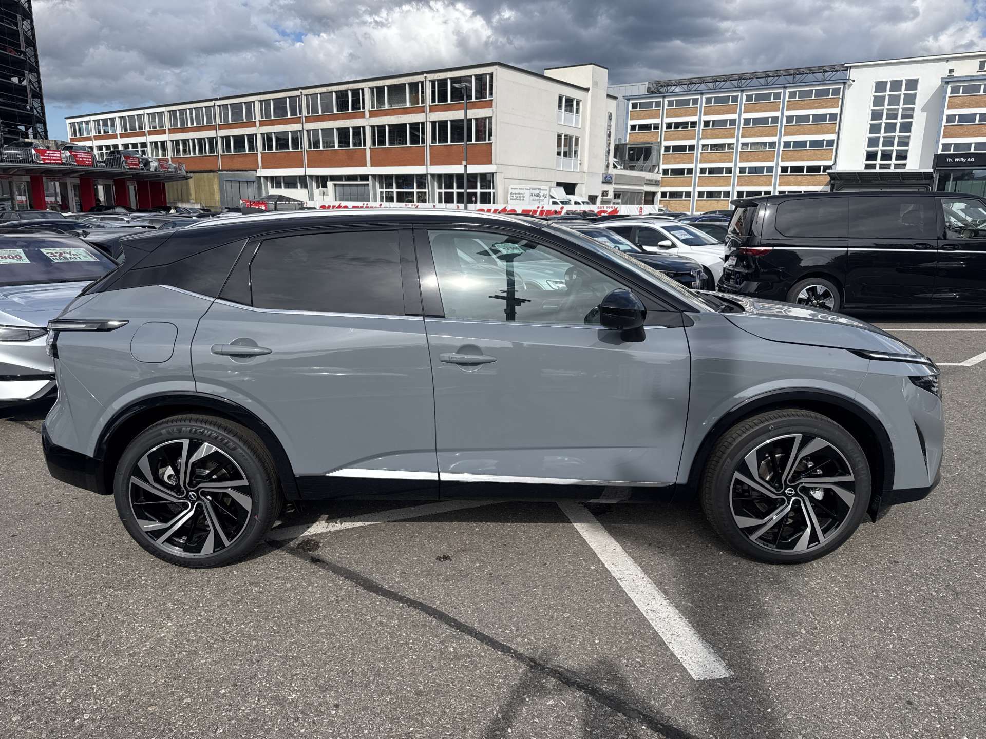 NISSAN Qashqai 1.3 DIG-T MHEV Tekna+ Xtronic-Automat-image-10