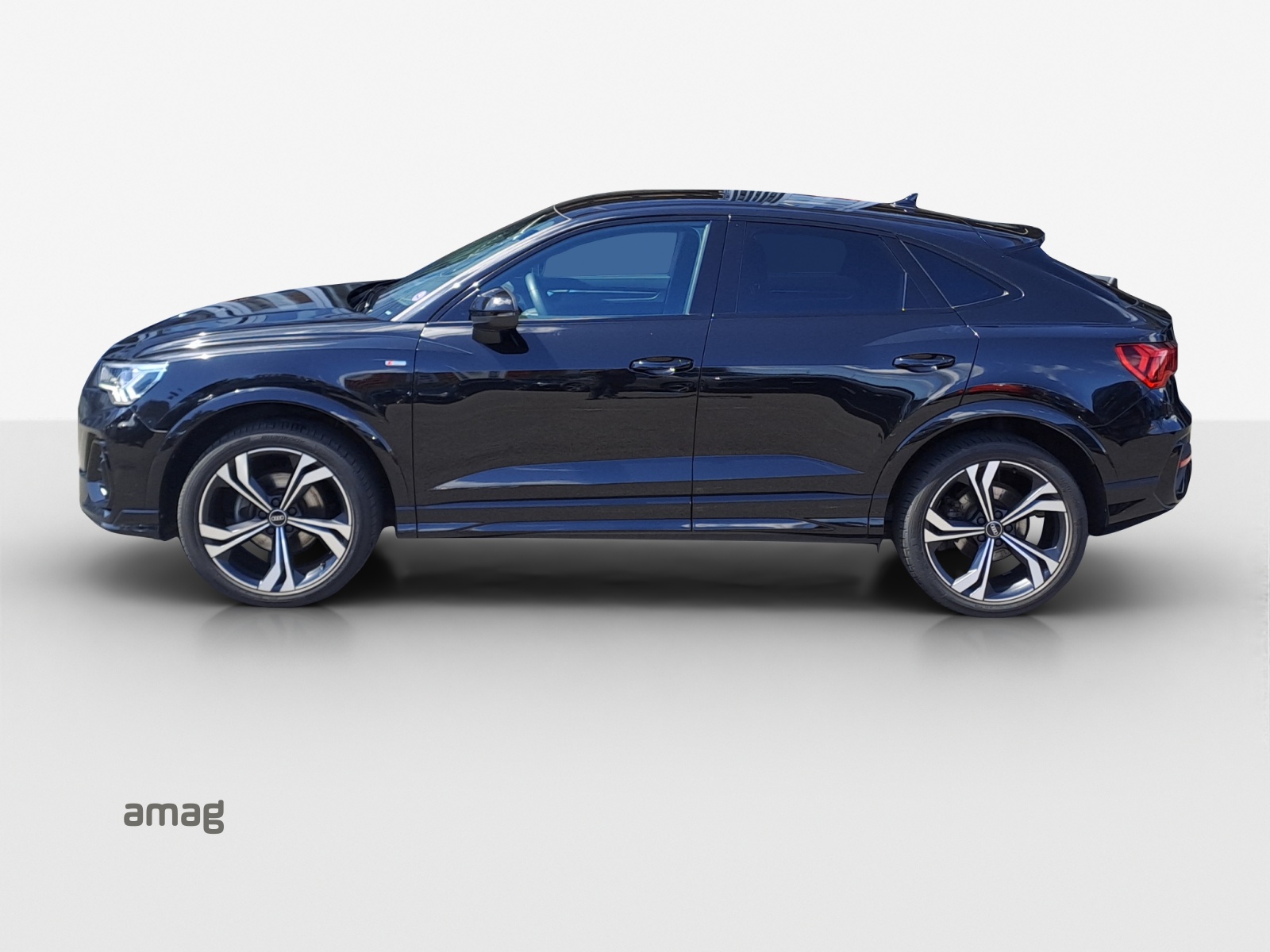 AUDI Q3 Sportback 35 TFSI S line Attraction S-tronic-showroom-element-1