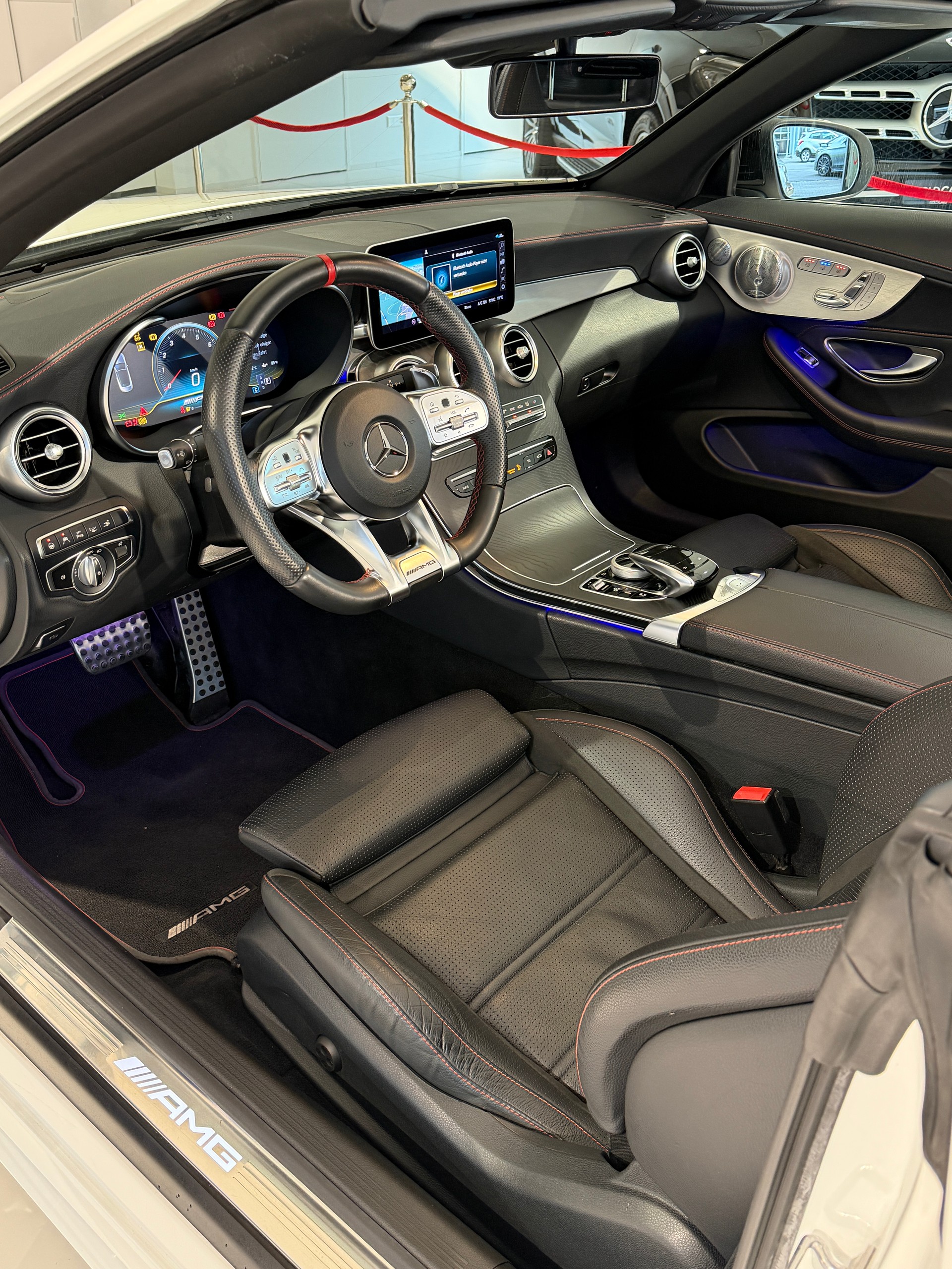 MERCEDES-BENZ C 43 Cabriolet AMG 4Matic 9G-Tronic-image-9