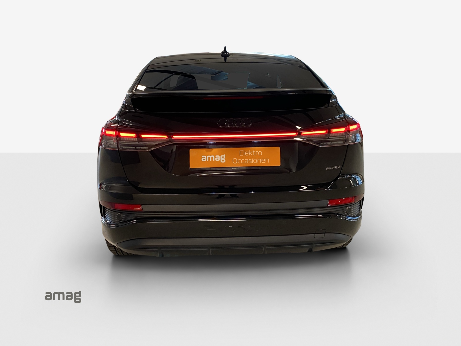 AUDI Q4 SB 45 e-tron quattro-image-4
