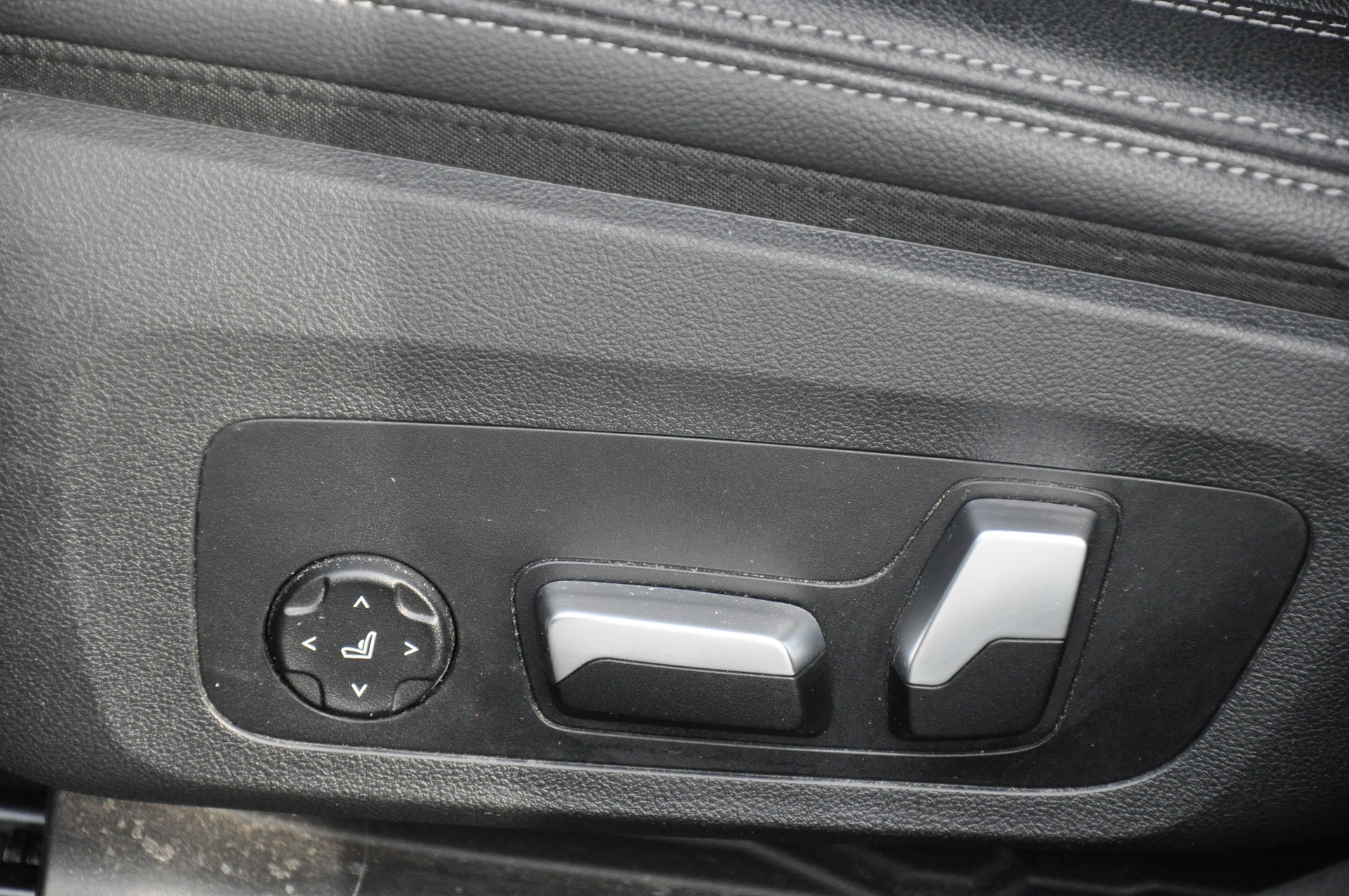 BMW 320d xDrive Steptronic-image-21