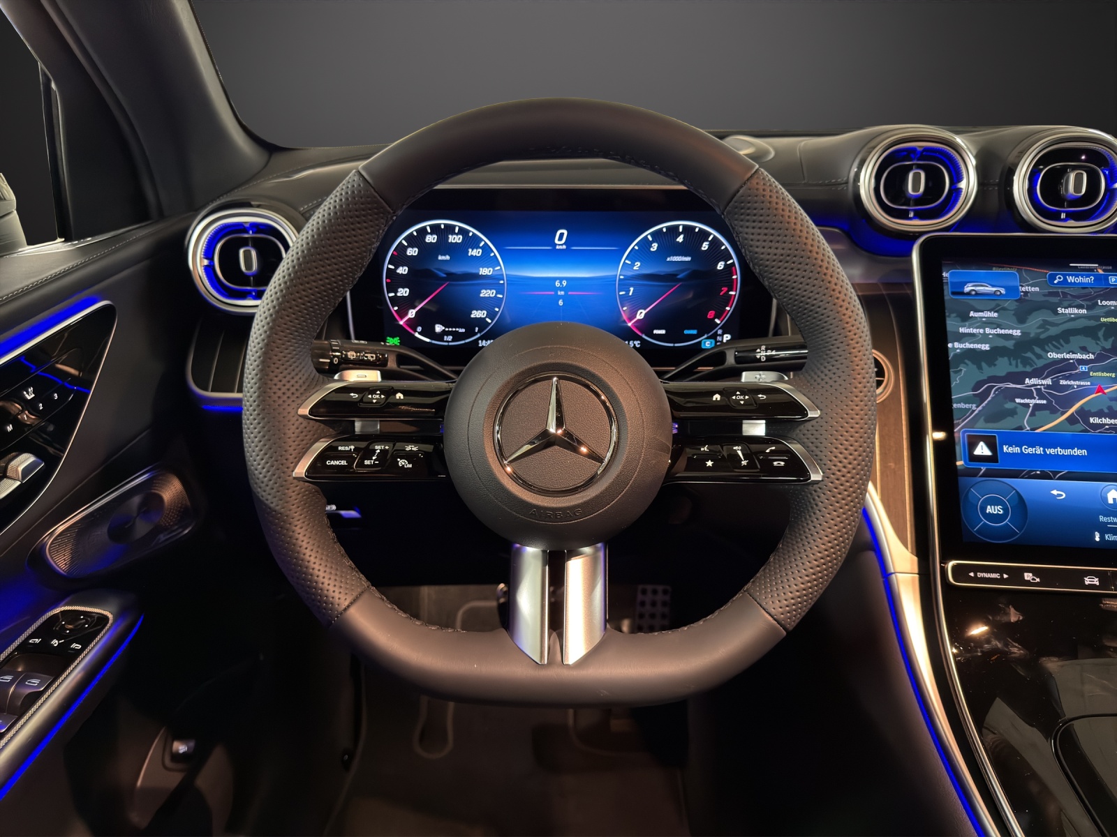 MERCEDES-BENZ GLC 200 4Matic 9G-Tronic-image-12