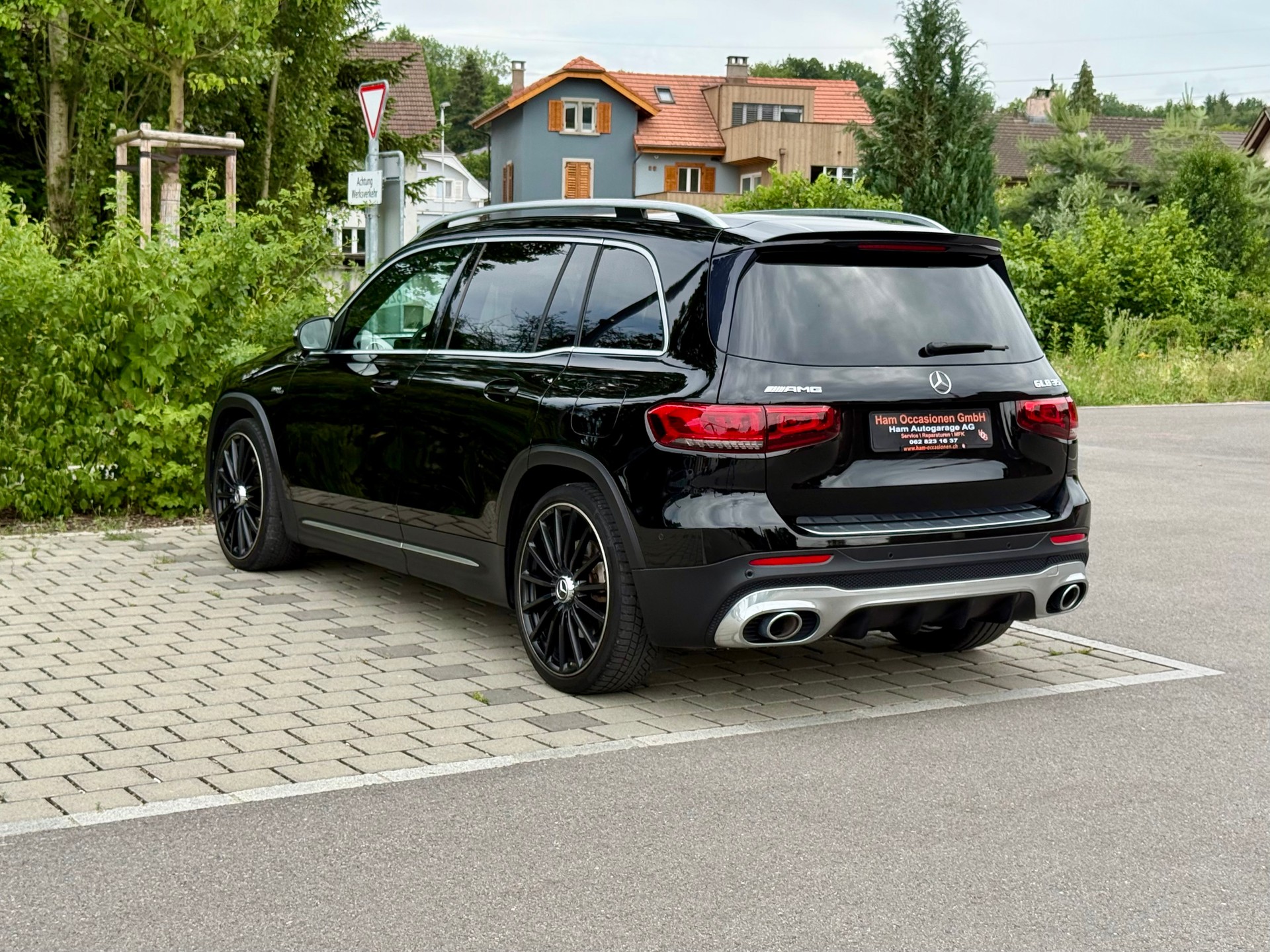 MERCEDES-BENZ GLB 35 AMG 4Matic 8G-Tronic-showroom-element-1