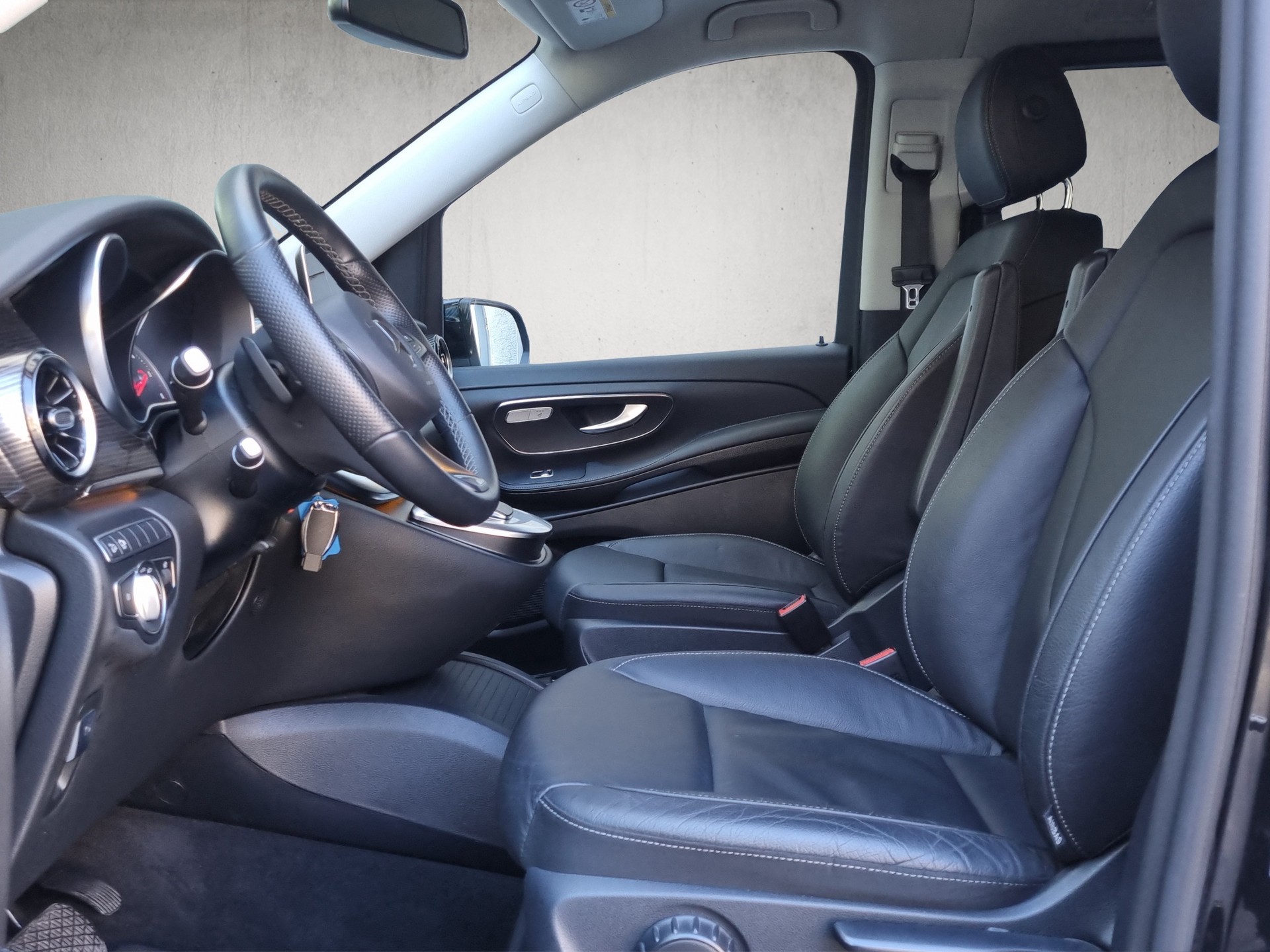 MERCEDES-BENZ V 250 d Avantgarde lang 4matic Van-image-8