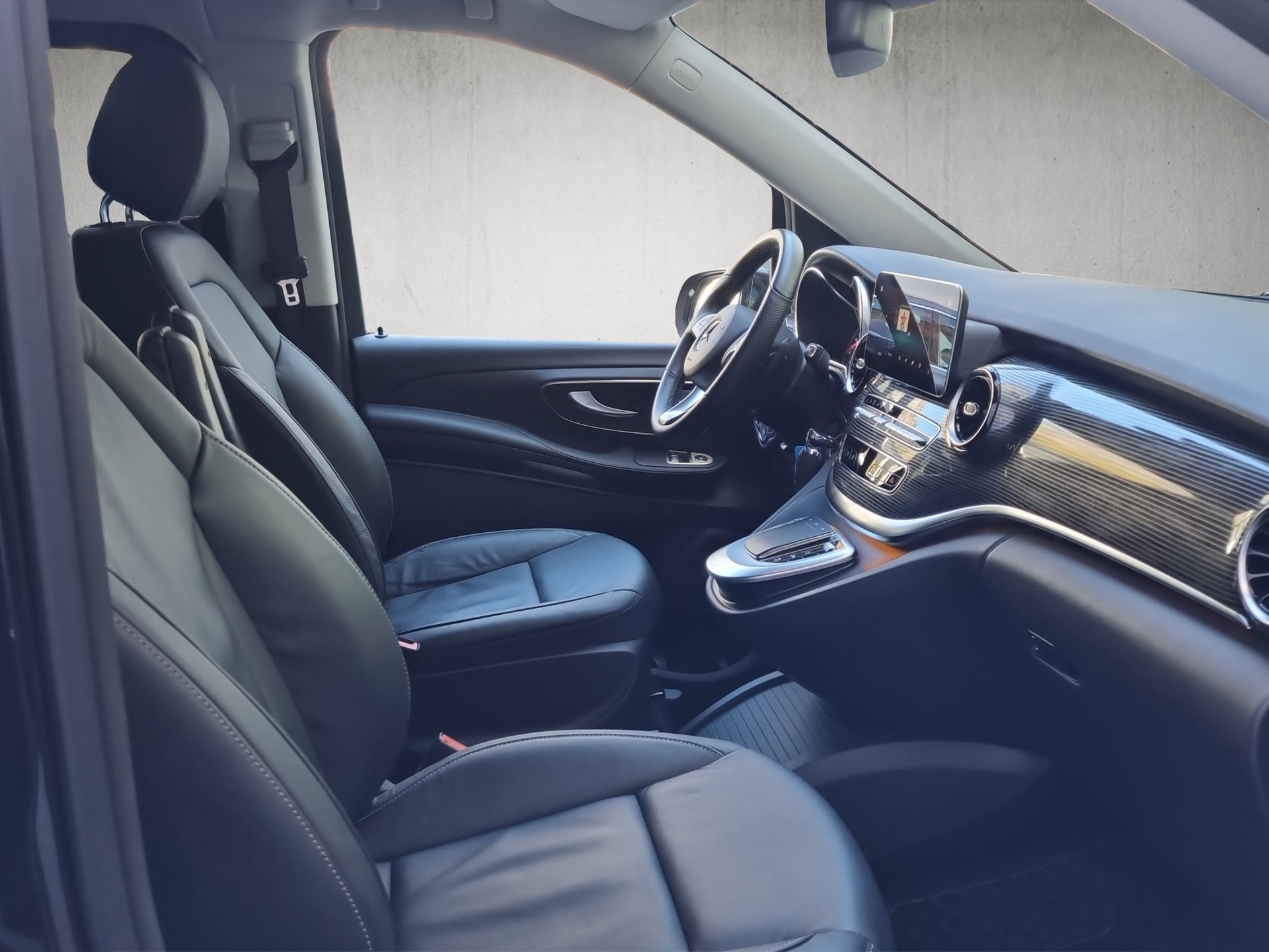 MERCEDES-BENZ V 250 d Avantgarde lang 4matic Van-image-12