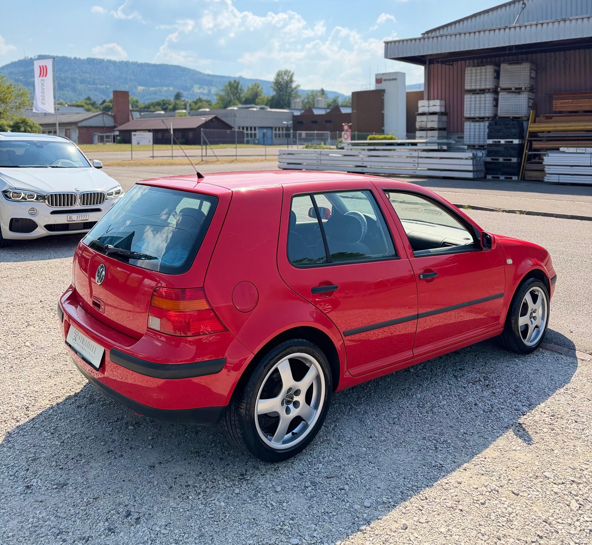 VW Golf 2.0 Comfortline **Automat**-image-4