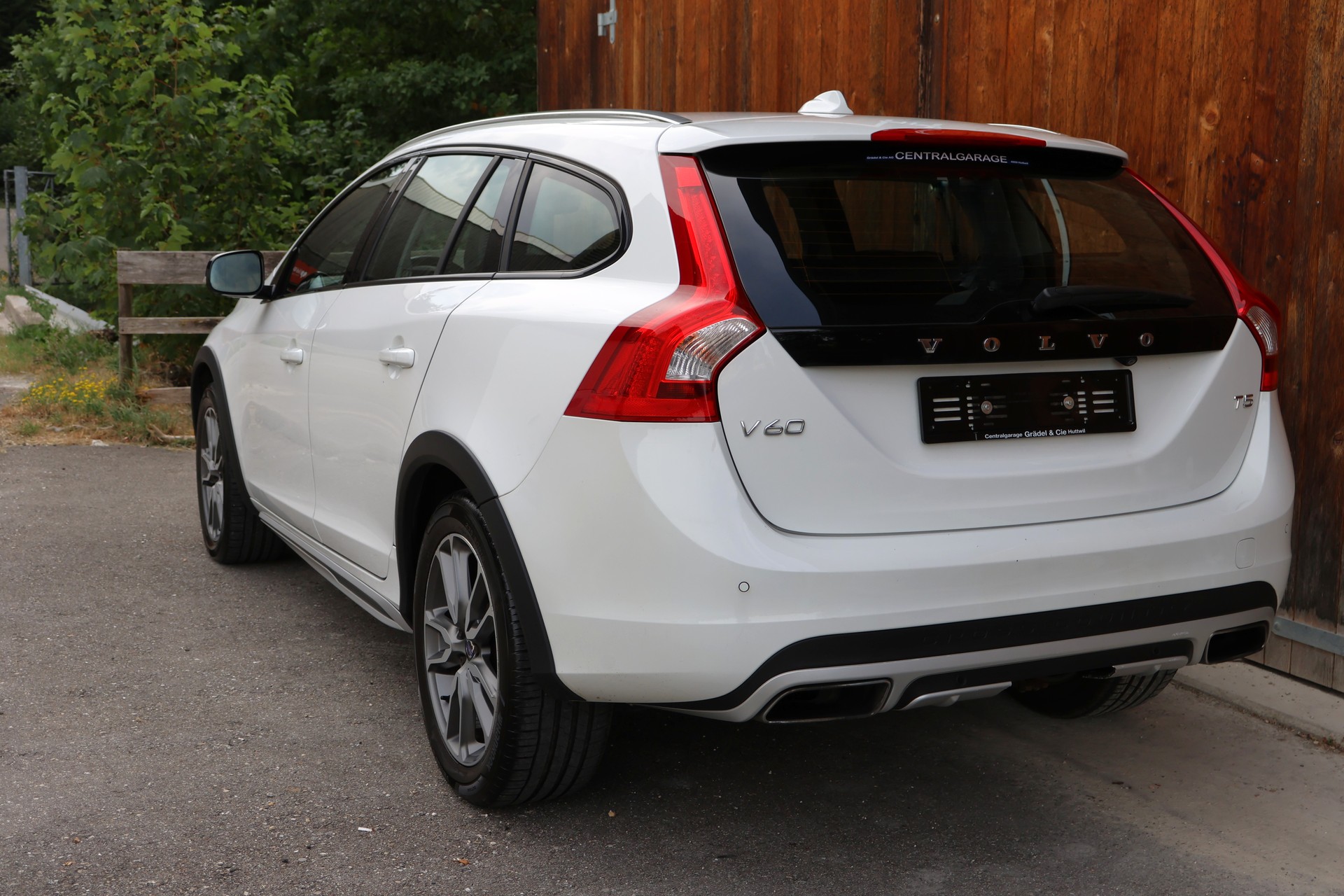 VOLVO V60 Cross Country T5 AWD Summum Geartronic-showroom-element-2