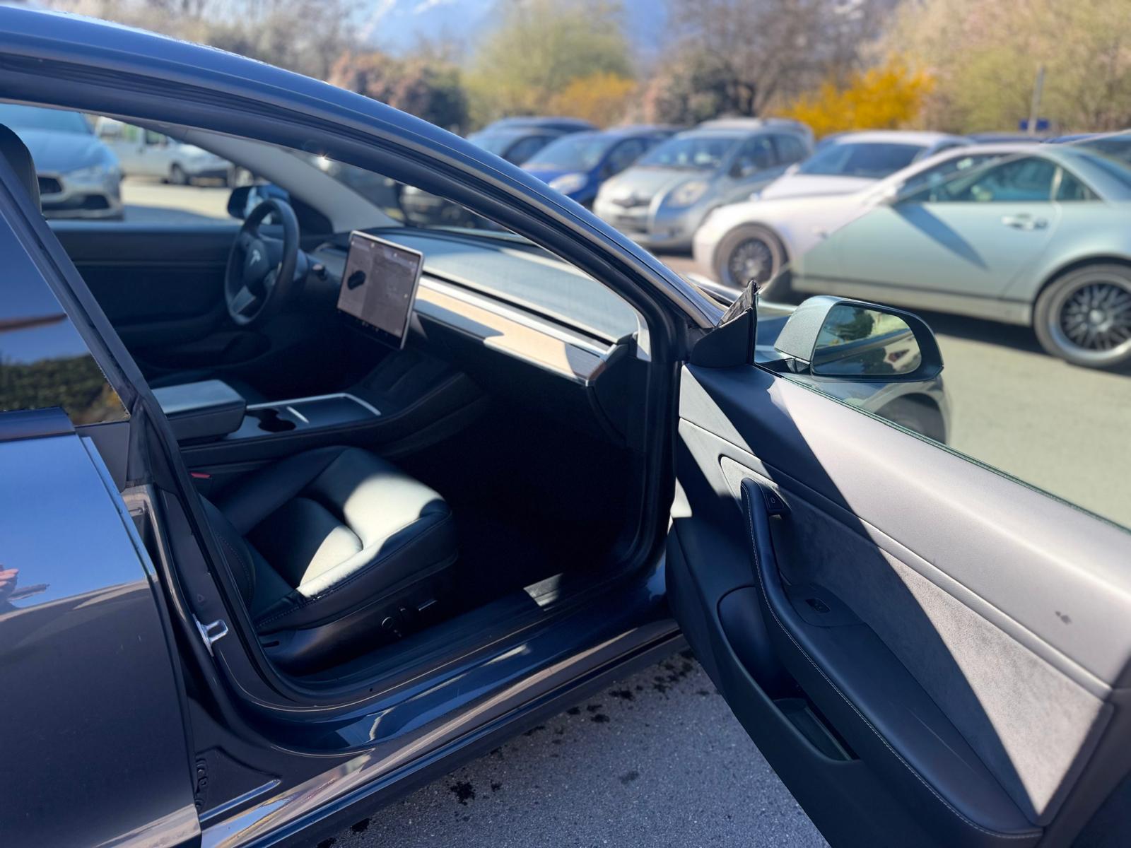 TESLA MODEL 3 Long Range Dual Motor AWD-image-10