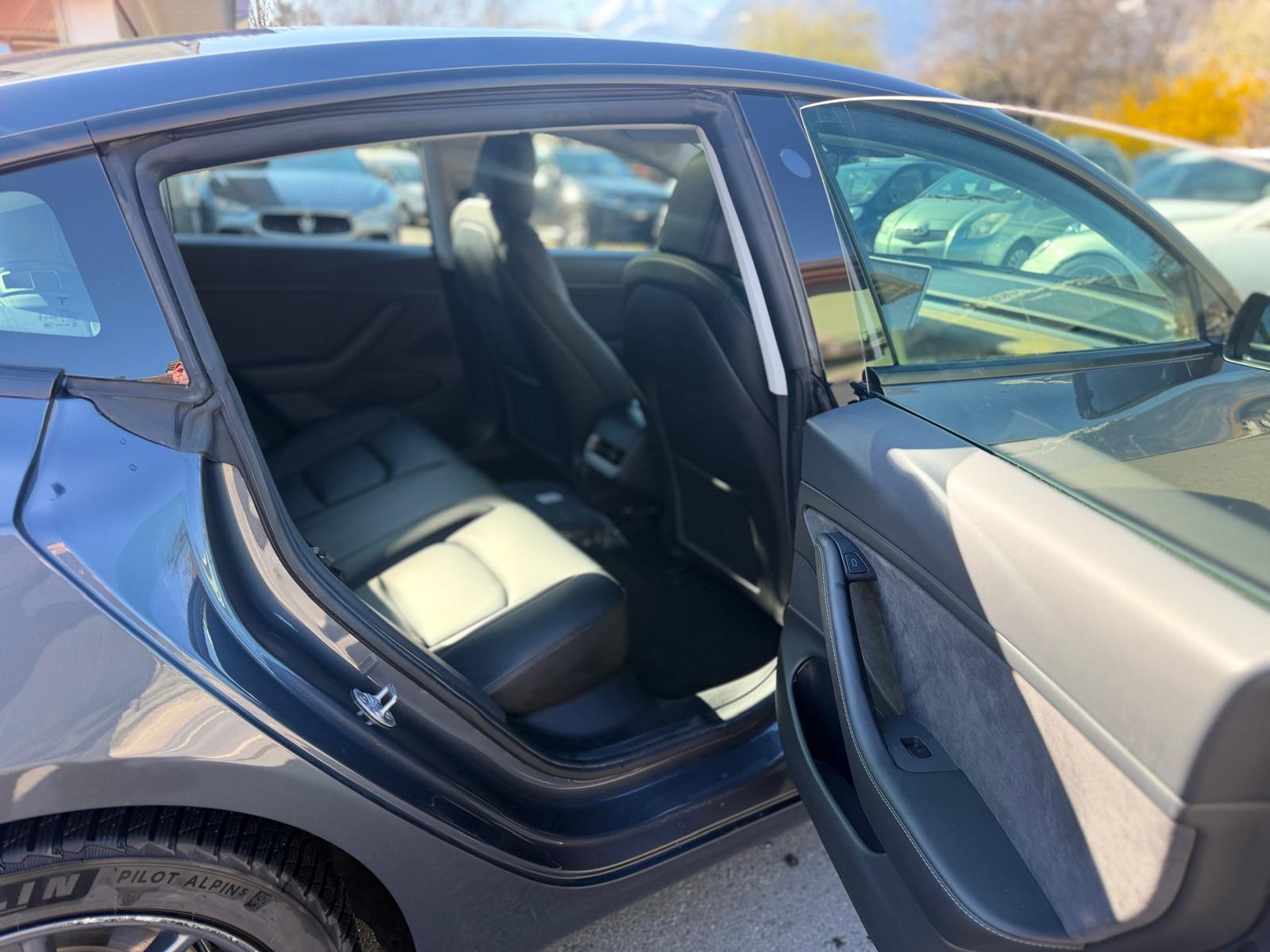 TESLA MODEL 3 Long Range Dual Motor AWD-image-11
