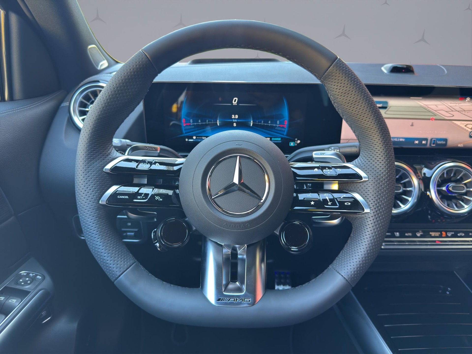 MERCEDES-BENZ GLA 35 AMG 4matic-image-11