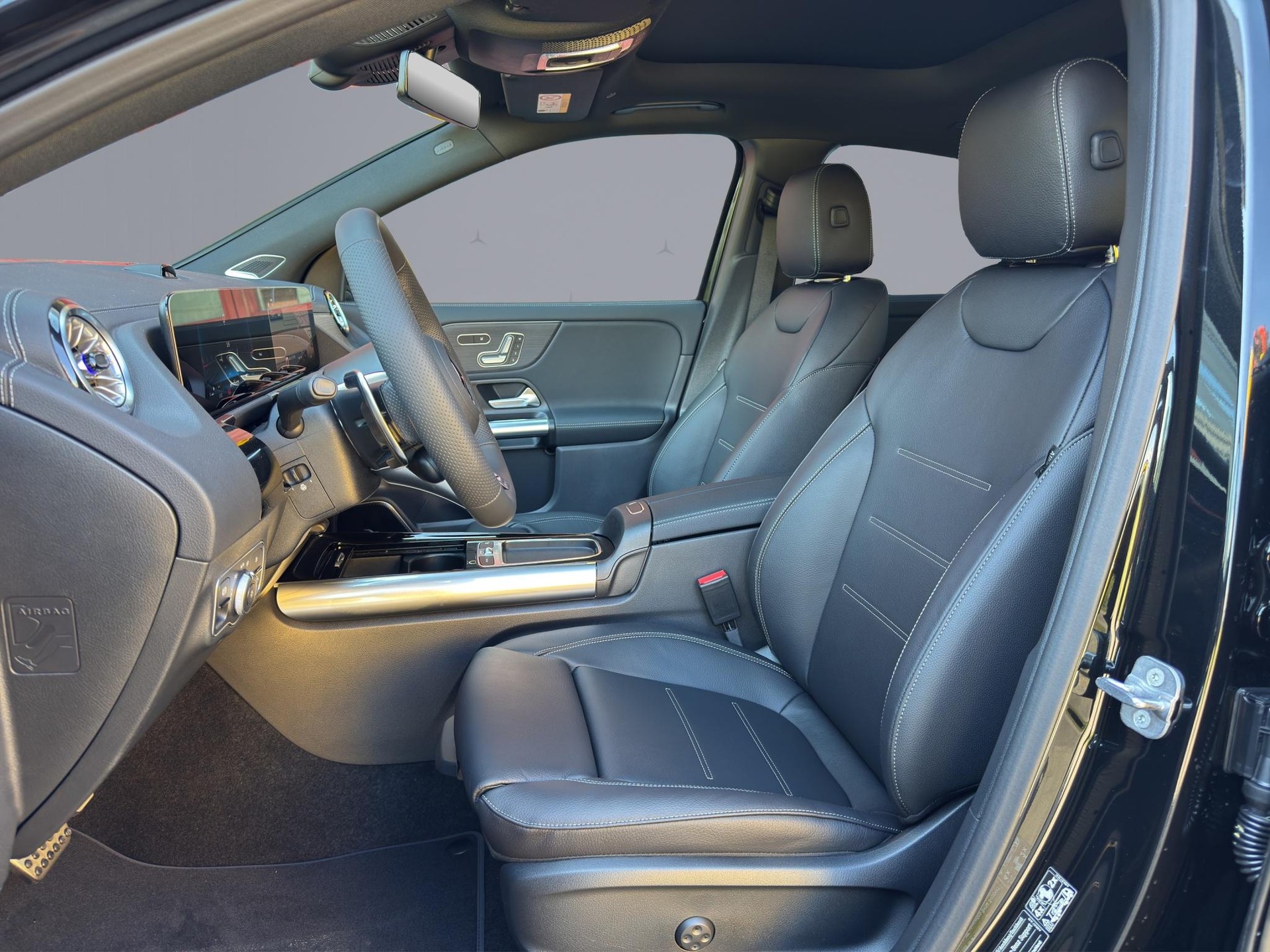 MERCEDES-BENZ GLA 35 AMG 4matic-image-9