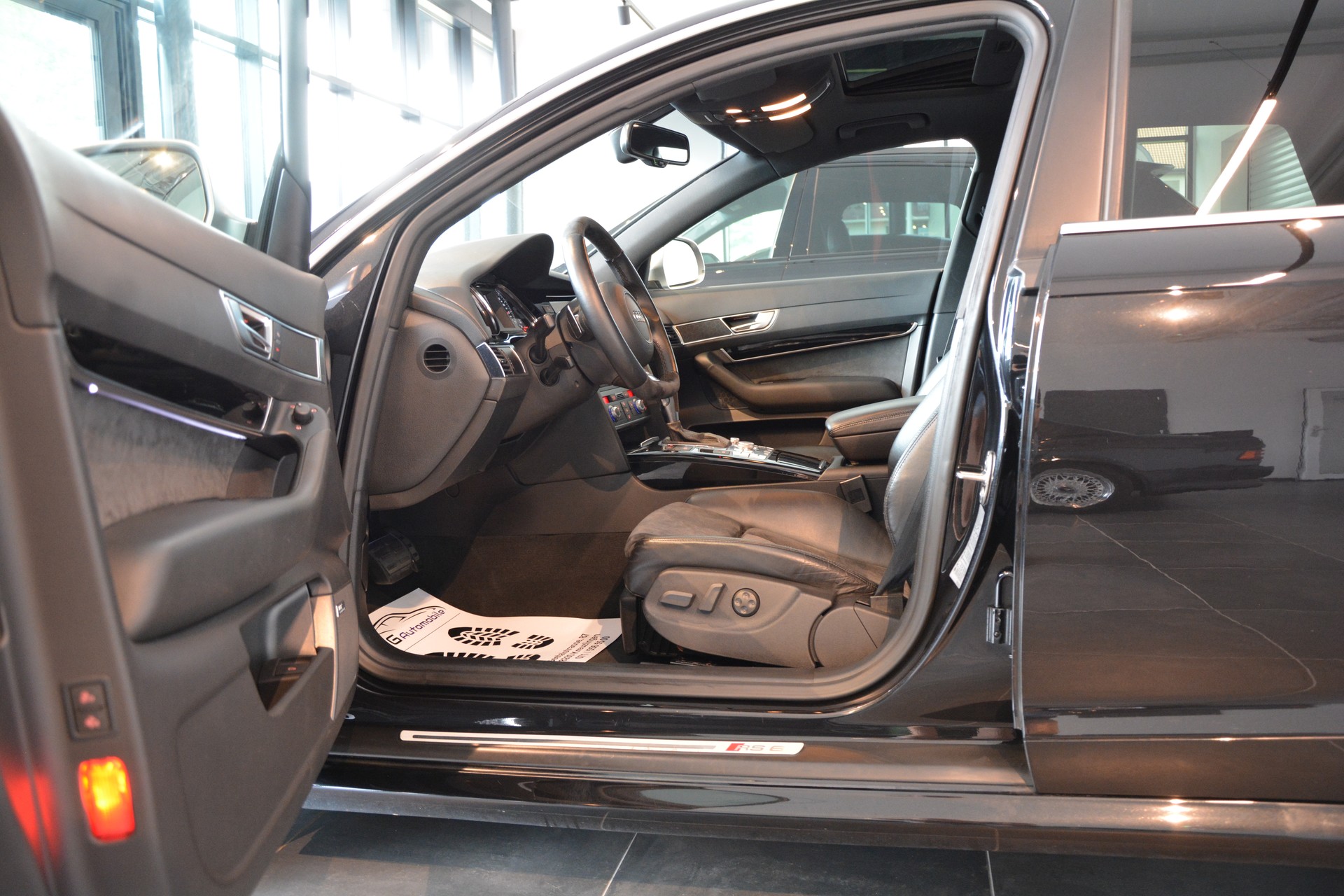 AUDI RS6 Avant 5.0 TFSI V10 quattro tiptronic-image-8