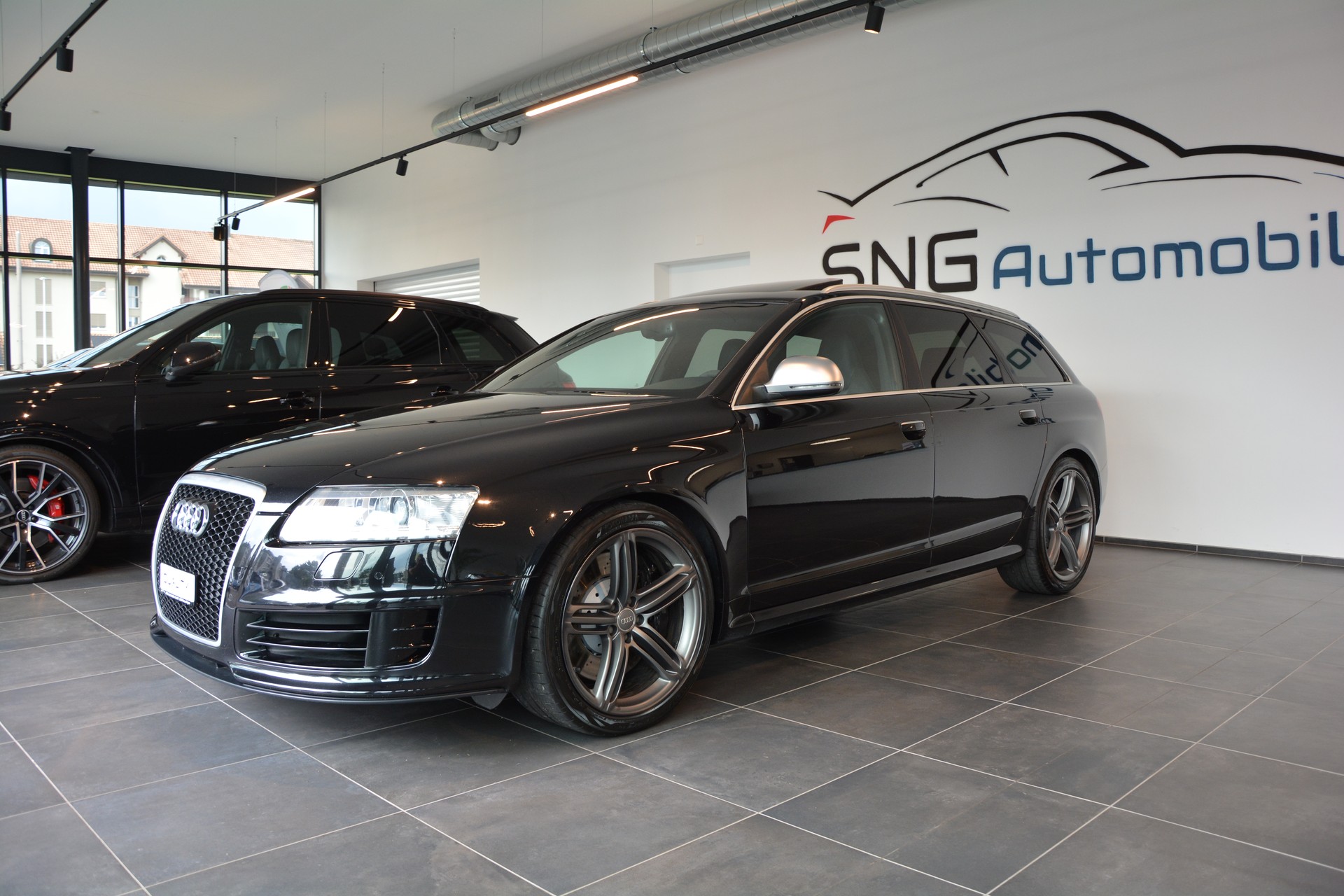 AUDI RS6 Avant 5.0 TFSI V10 quattro tiptronic-showroom-element-1