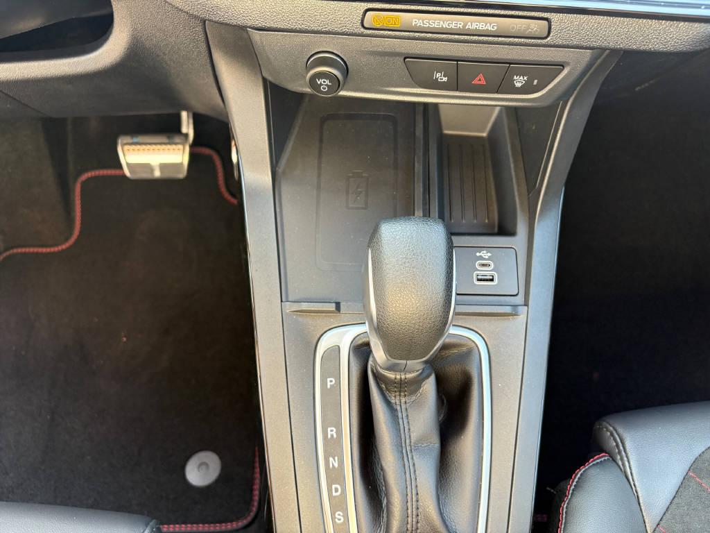 FORD Puma 1.0 EcoB Hybrid 155 ST-Line X **White Edition**-image-17