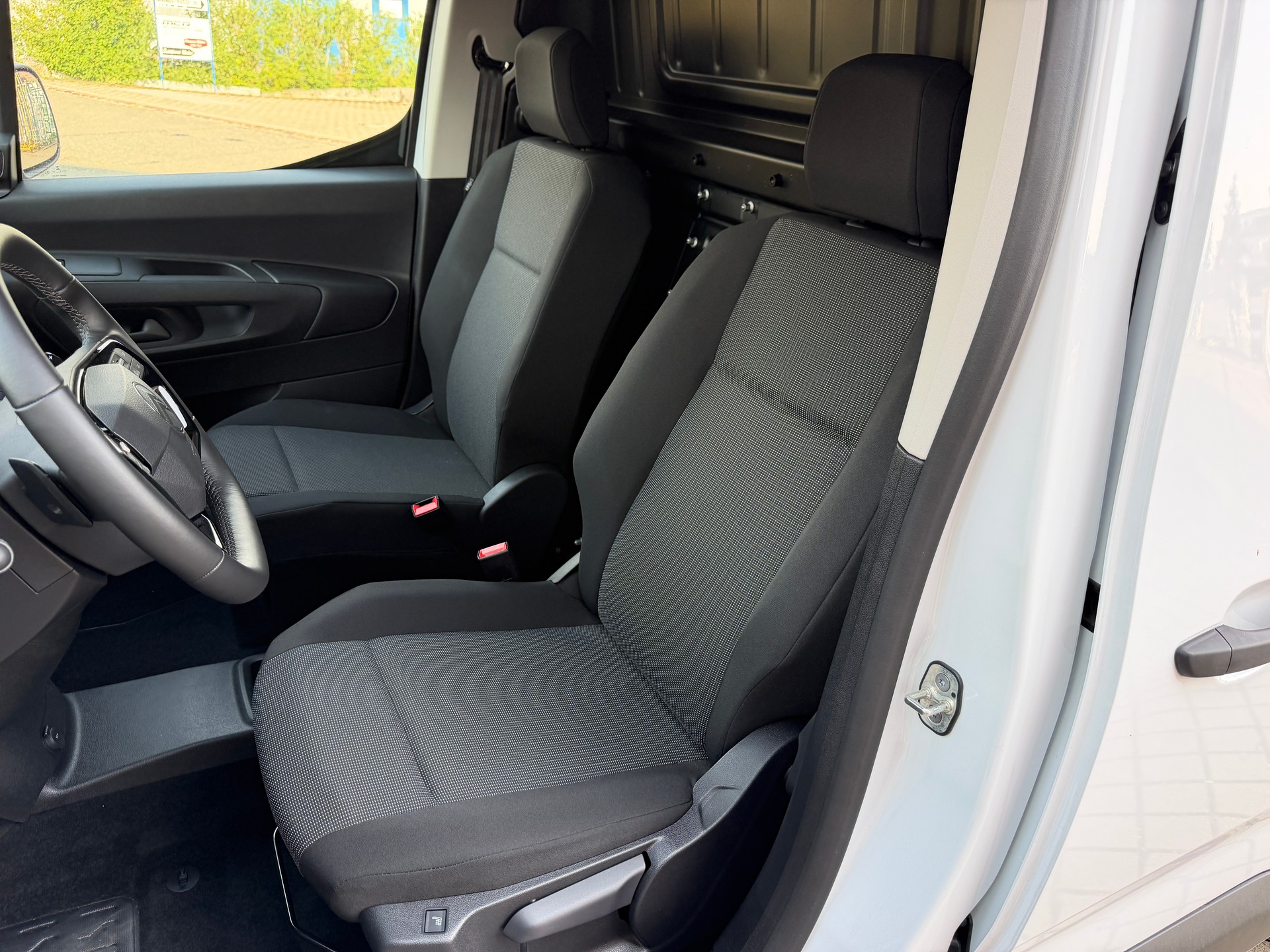 CITROEN ⚡ Citroën e-Berlingo XL | Doppelte Schiebetür | 50 kWh-image-13