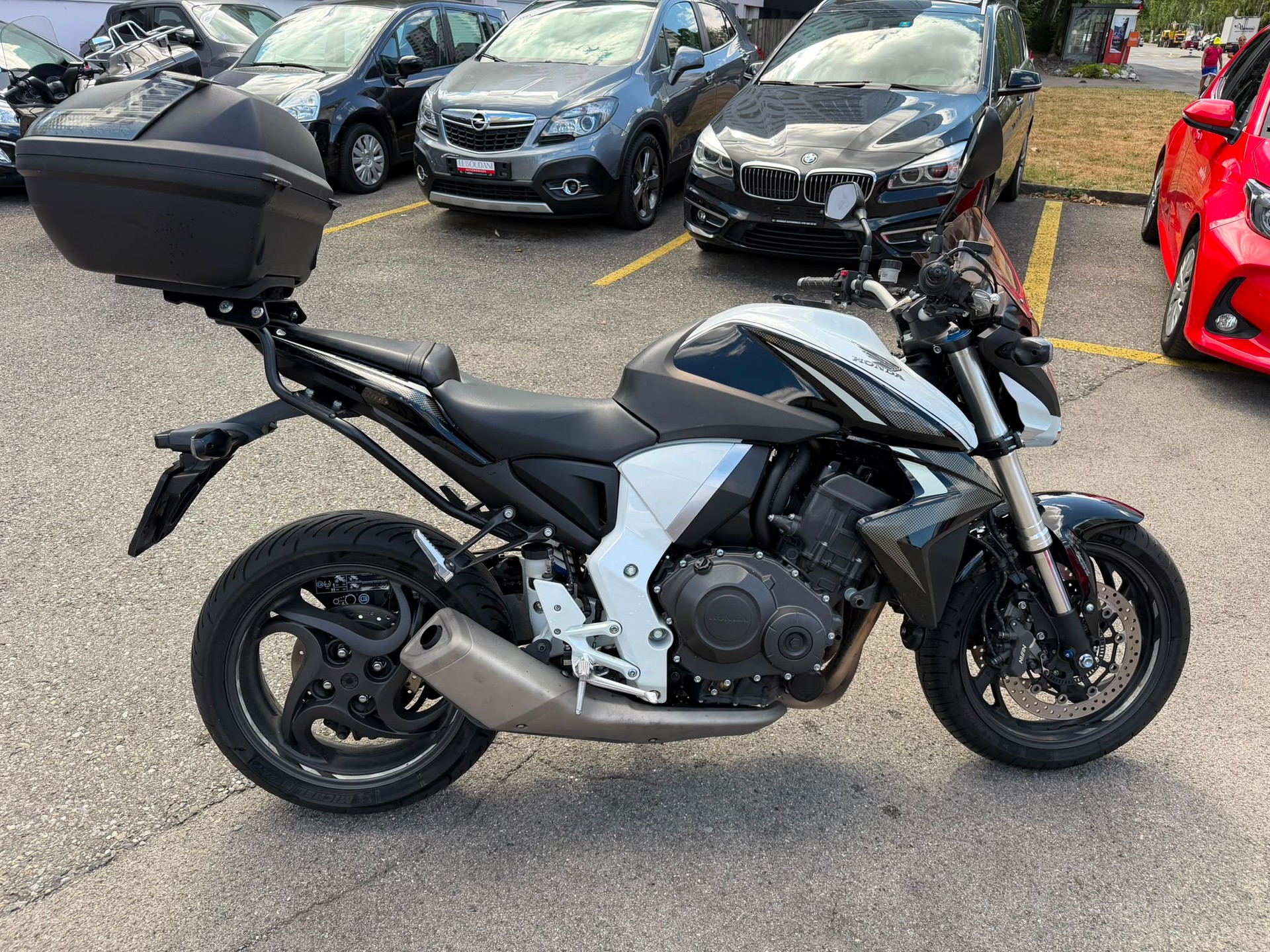 HONDA CB 1000 R ABS-image-2