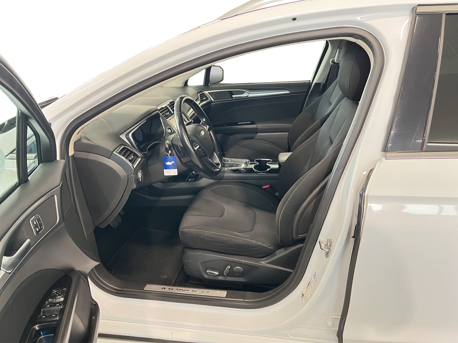 FORD Mondeo 2.0 TDCi Titanium PowerShift-image-8