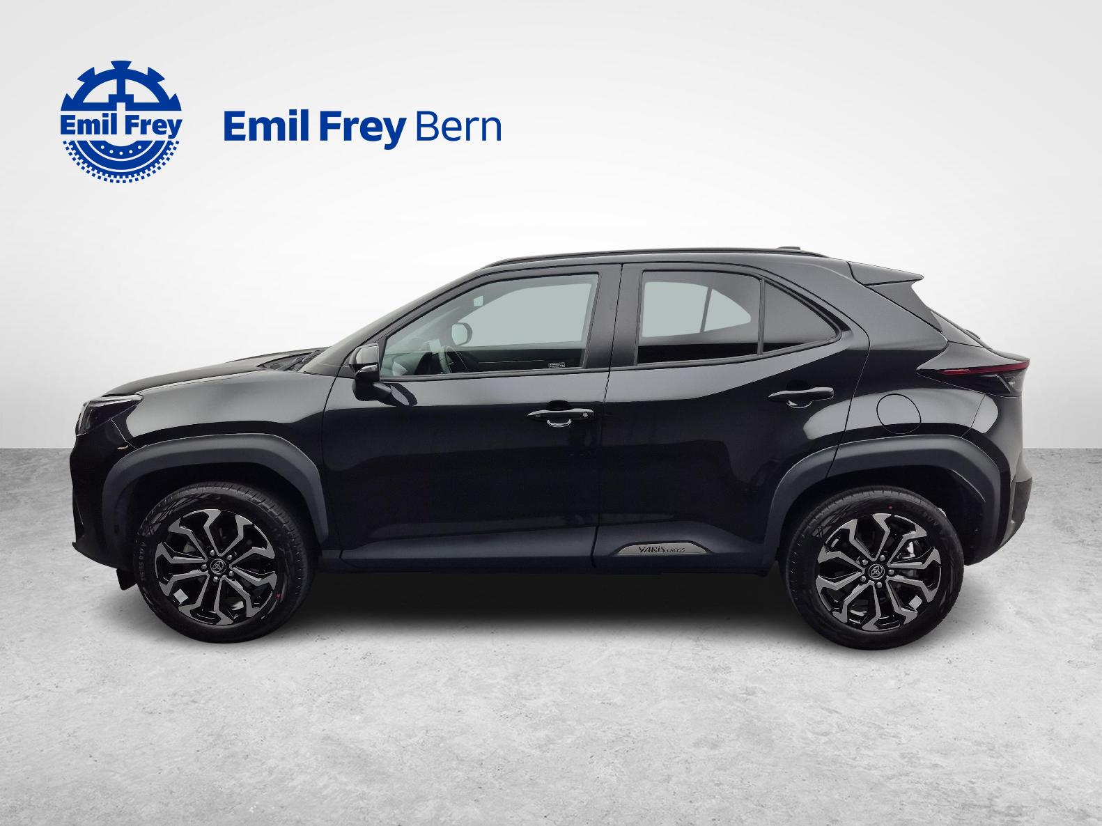 TOYOTA Yaris Cross 1.5 VVT-i HSD Trend AWD-i-showroom-element-1