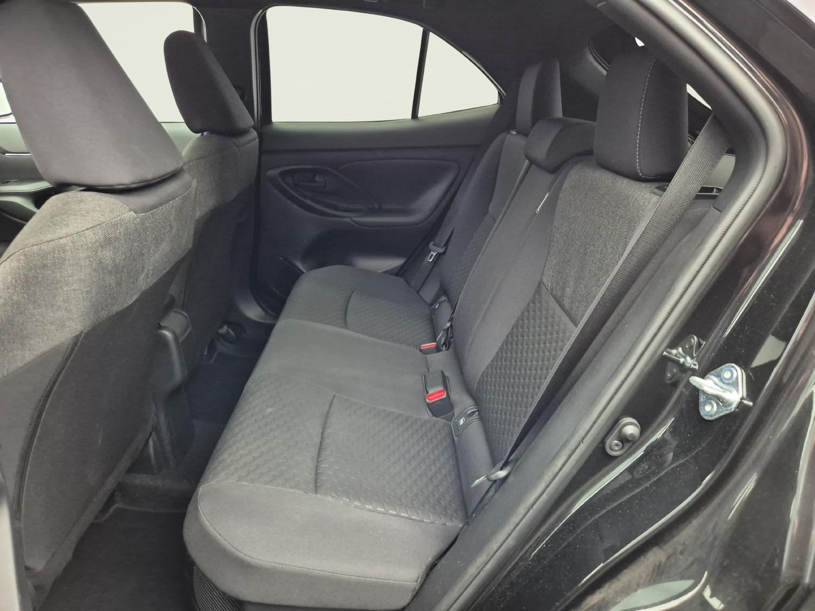 TOYOTA Yaris Cross 1.5 VVT-i HSD Trend AWD-i-showroom-element-3