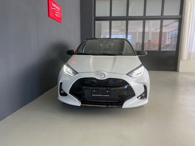 TOYOTA Yaris 1.5 VVT-i HSD Premium-showroom-element-1