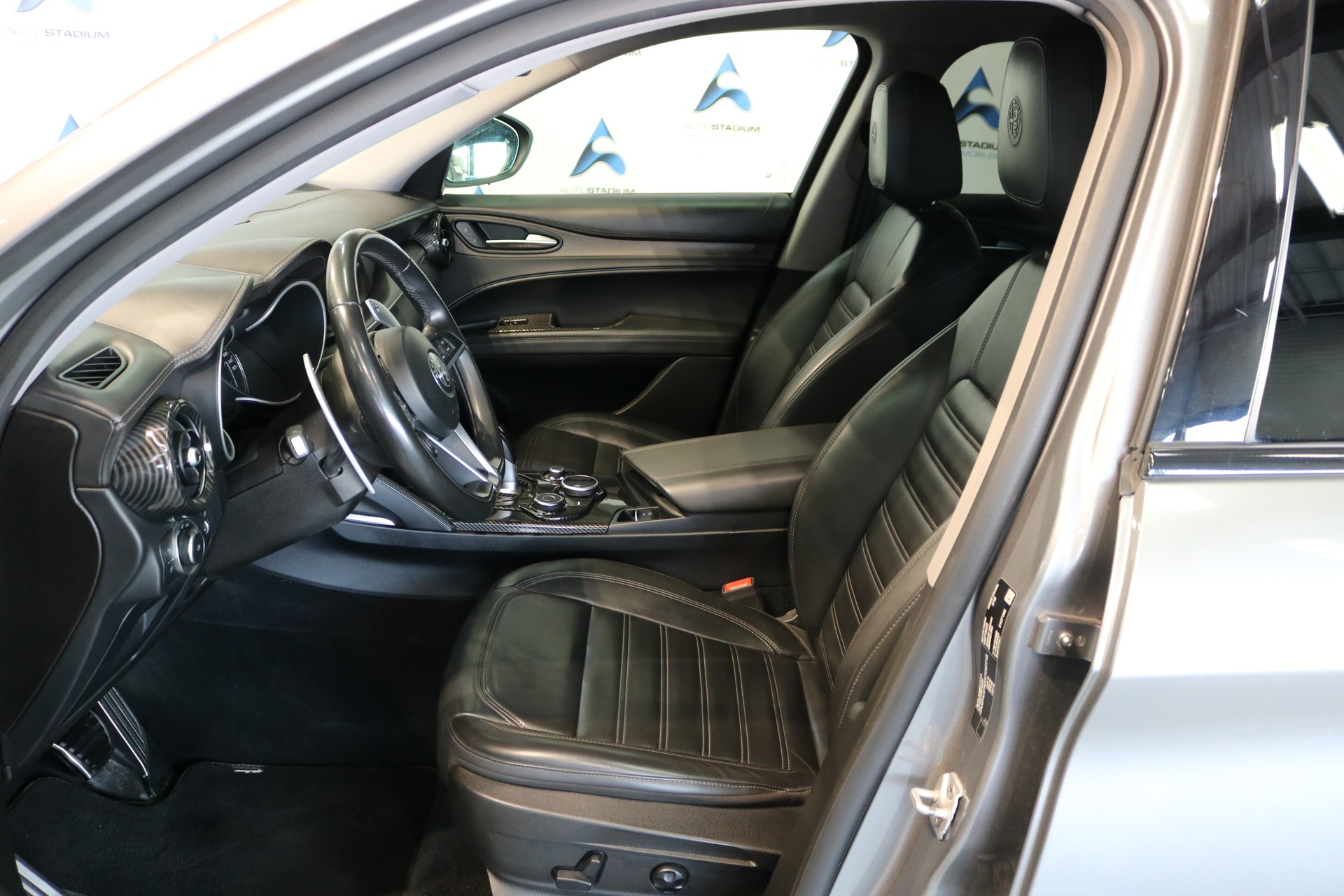 ALFA ROMEO Stelvio 2.0 Executive Q4 Automatic-showroom-element-3