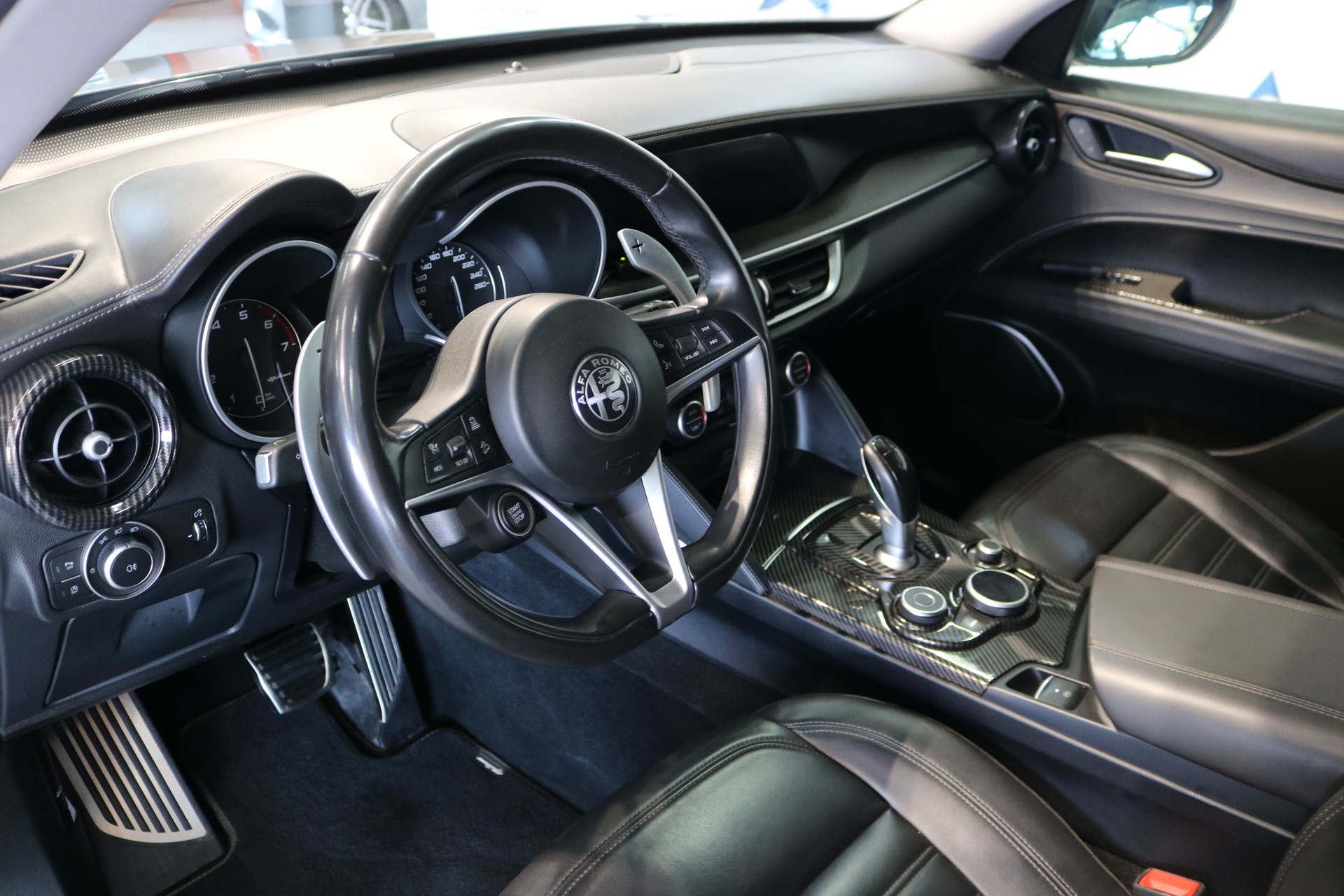 ALFA ROMEO Stelvio 2.0 Executive Q4 Automatic-showroom-element-1