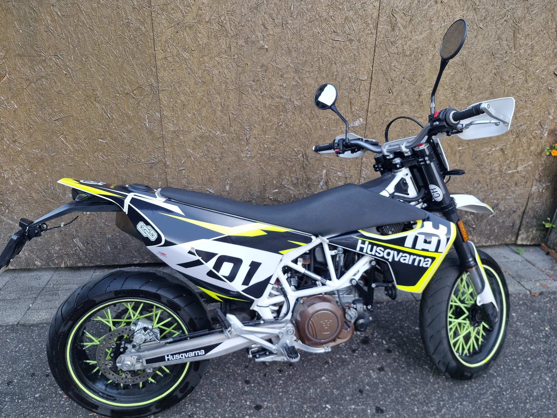 HUSQVARNA 701 Supermoto (35kW)-image-2