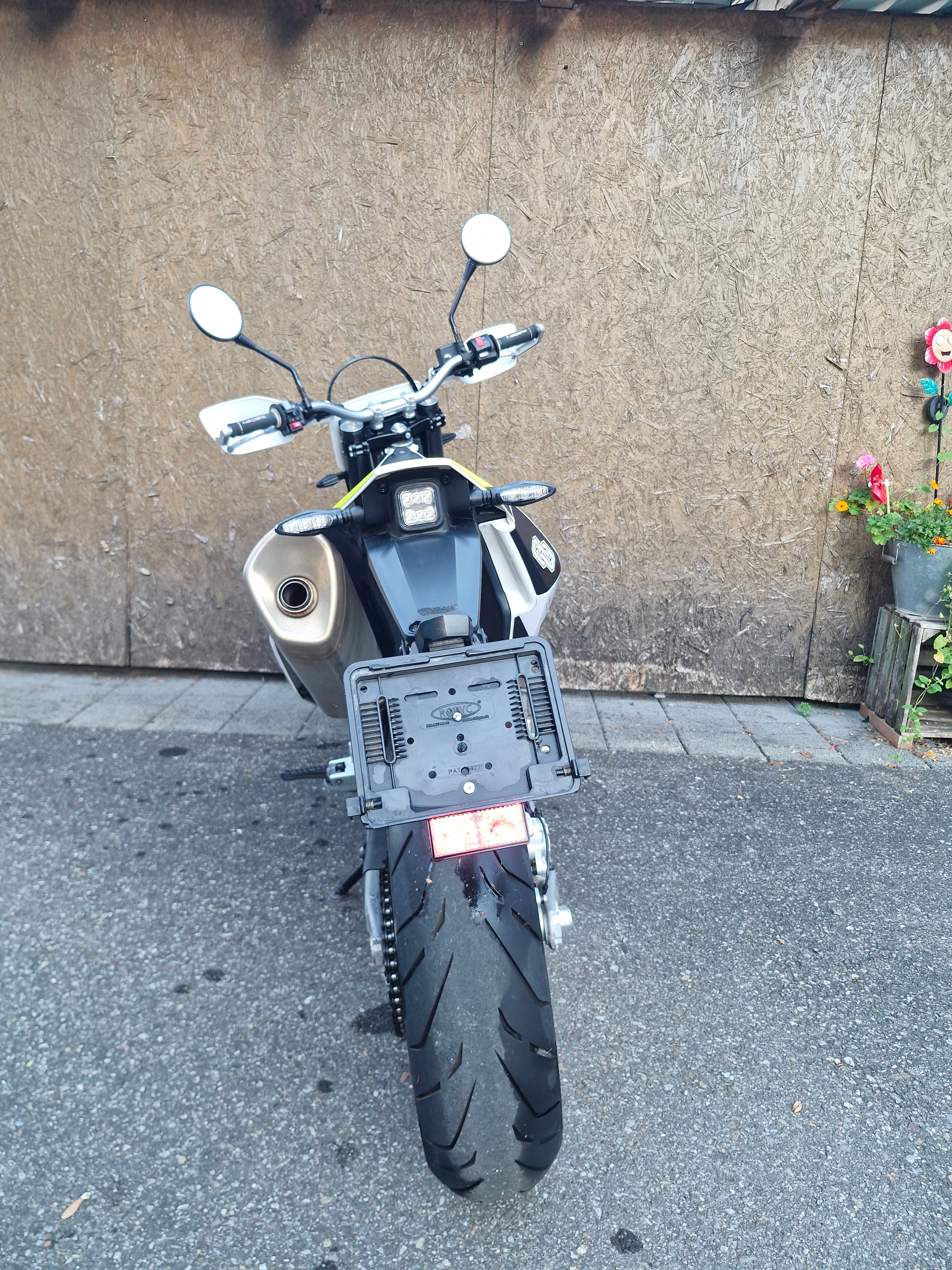 HUSQVARNA 701 Supermoto (35kW)-image-4