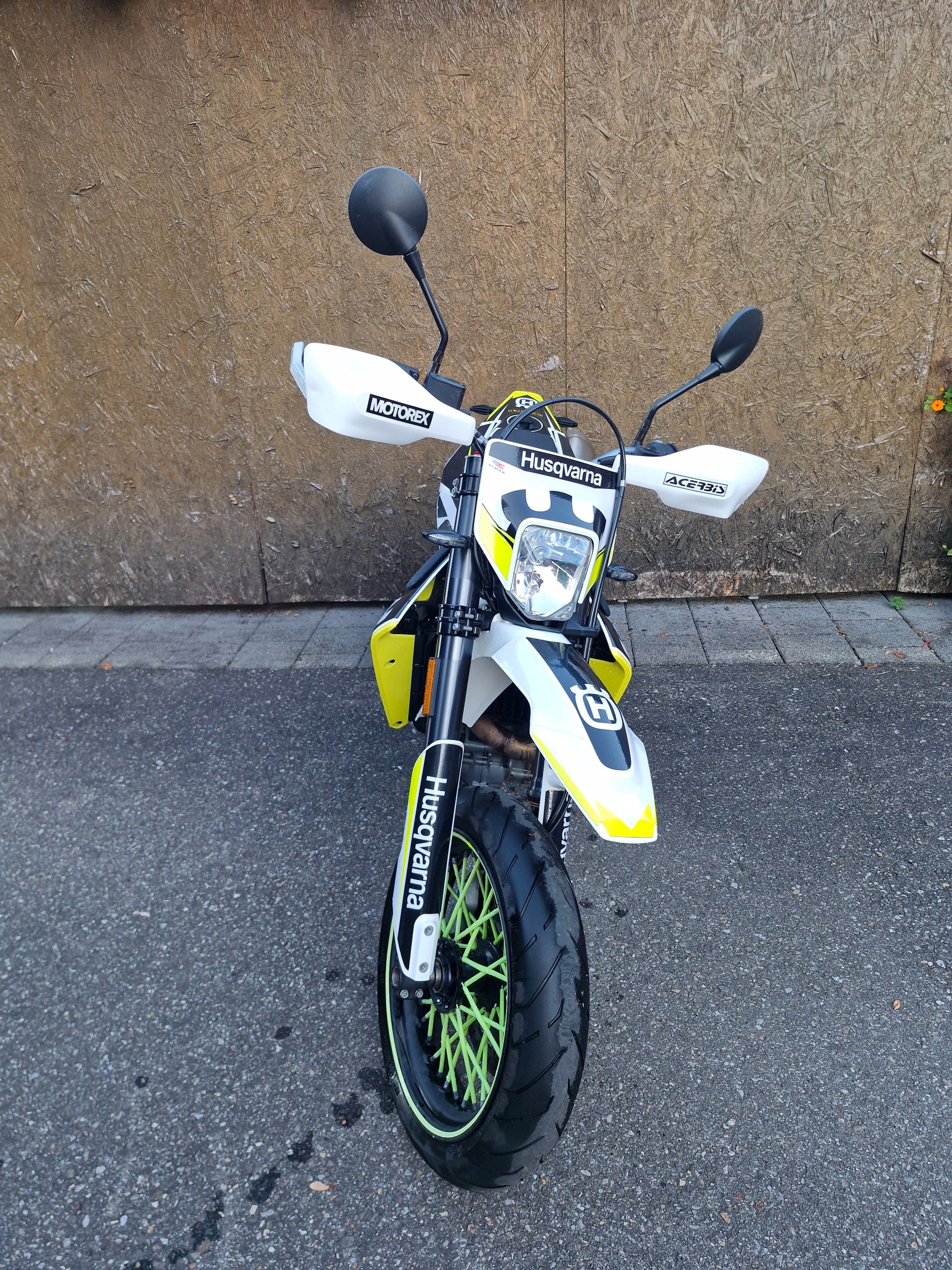 HUSQVARNA 701 Supermoto (35kW)-image-1