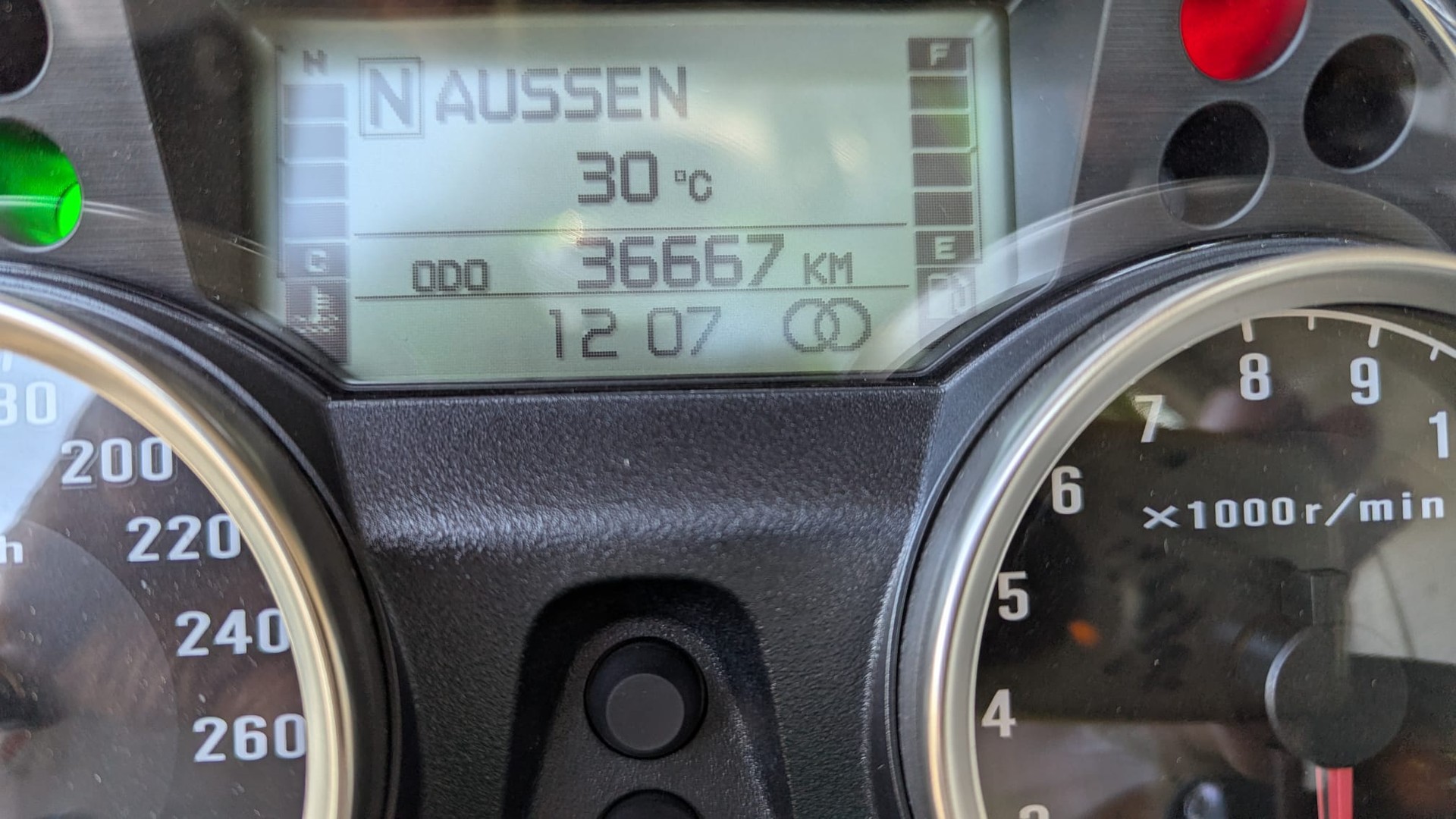 KAWASAKI GTR 1400 ABS-showroom-element-2